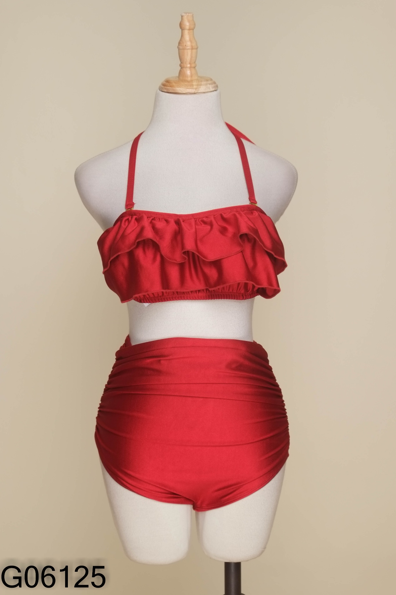 Set bikini đỏ 2 mảnh