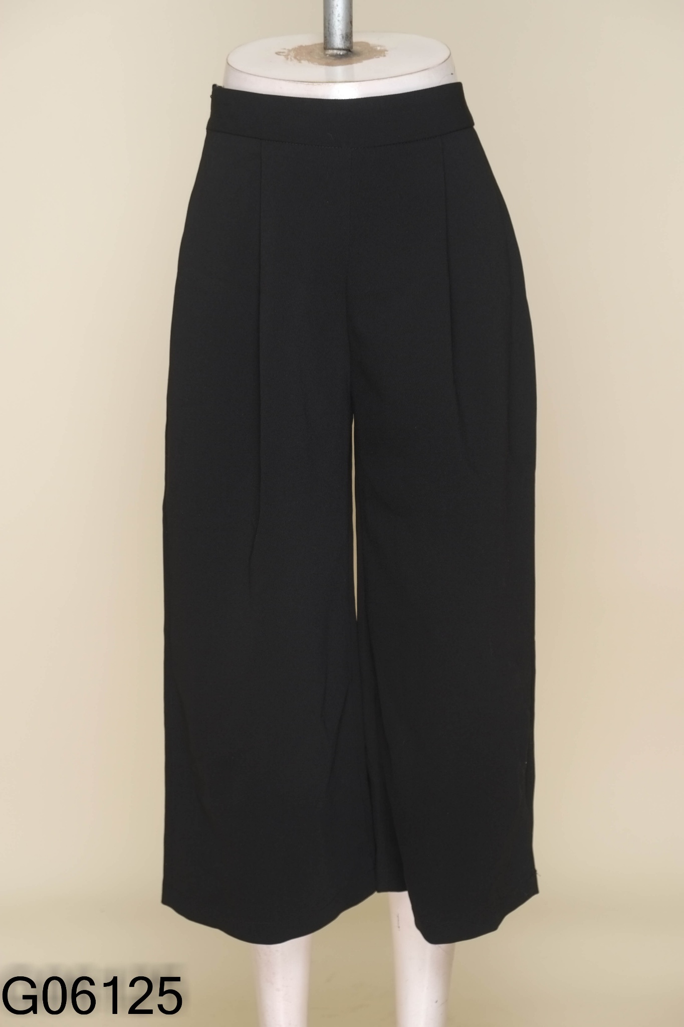 Quần culottes đen trơn