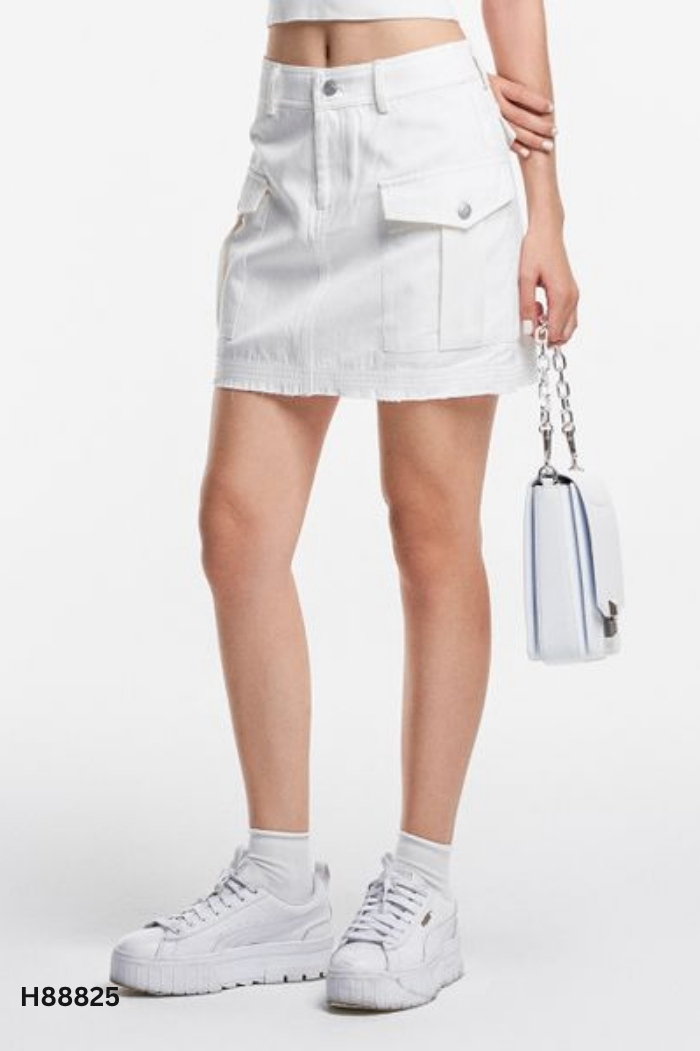 Chân váy jeans trắng túi hộp