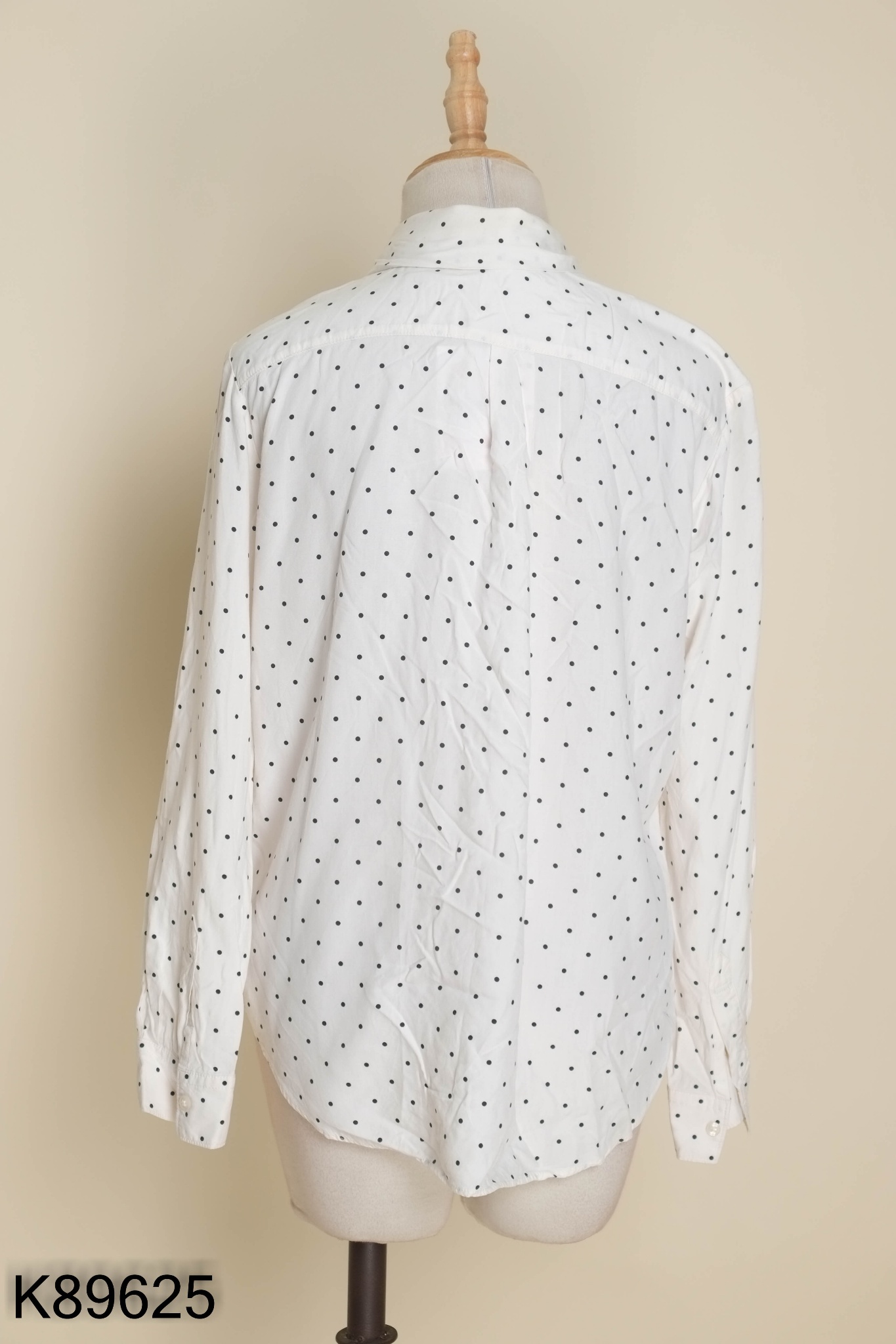 Áo be UNIQLO chấm bi buộc nơ