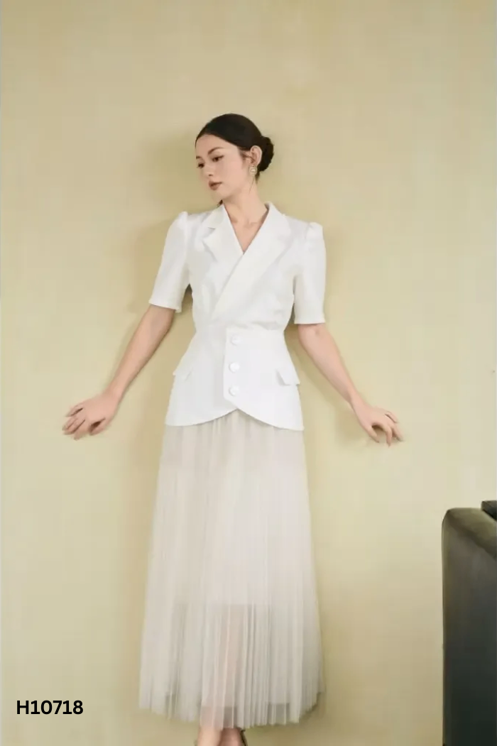 Áo IIS trắng cổ vest