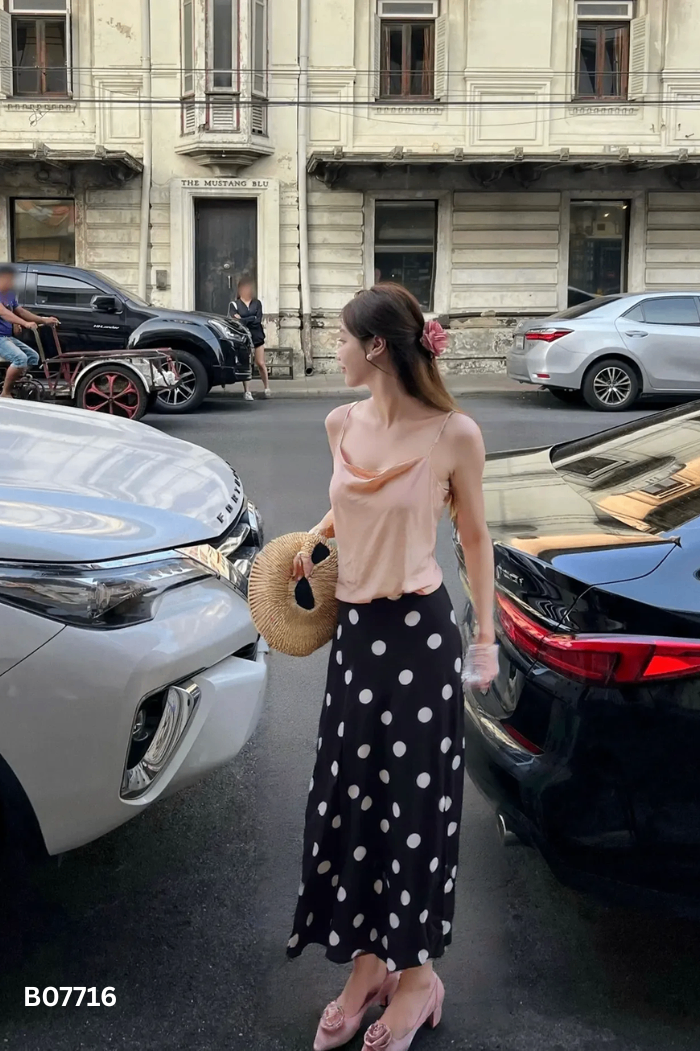SET Áo 2s be quai đá + chân váy đen chấm bi