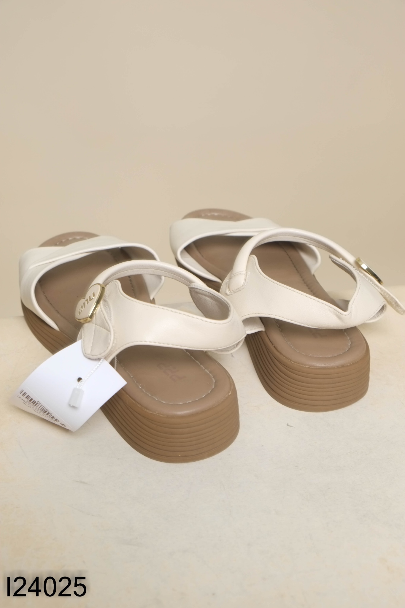 Sandals be quai ngang