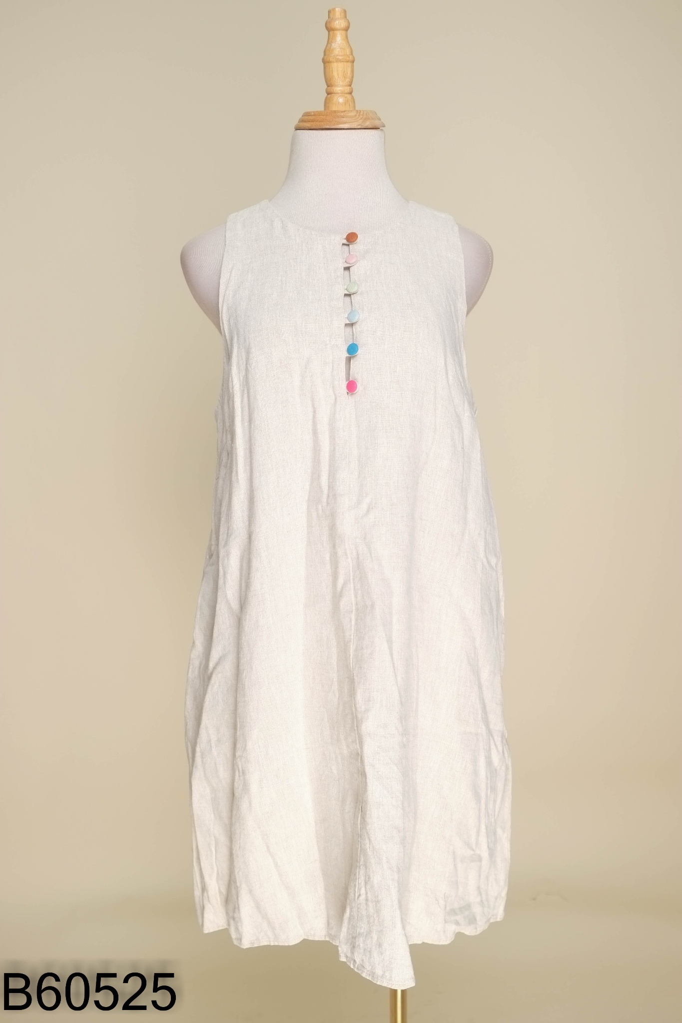 Váy linen be phối cúc màu sắc