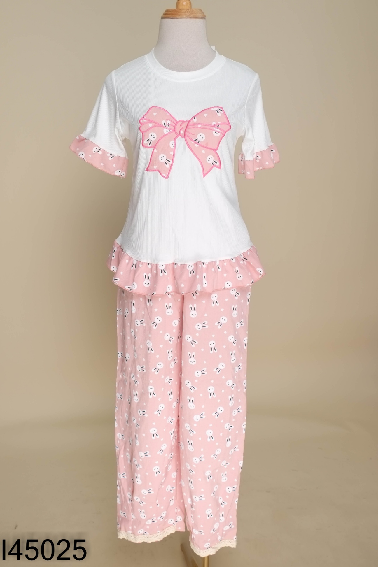 NEWTAG Set Áo trắng thêu nơ + quần hồng