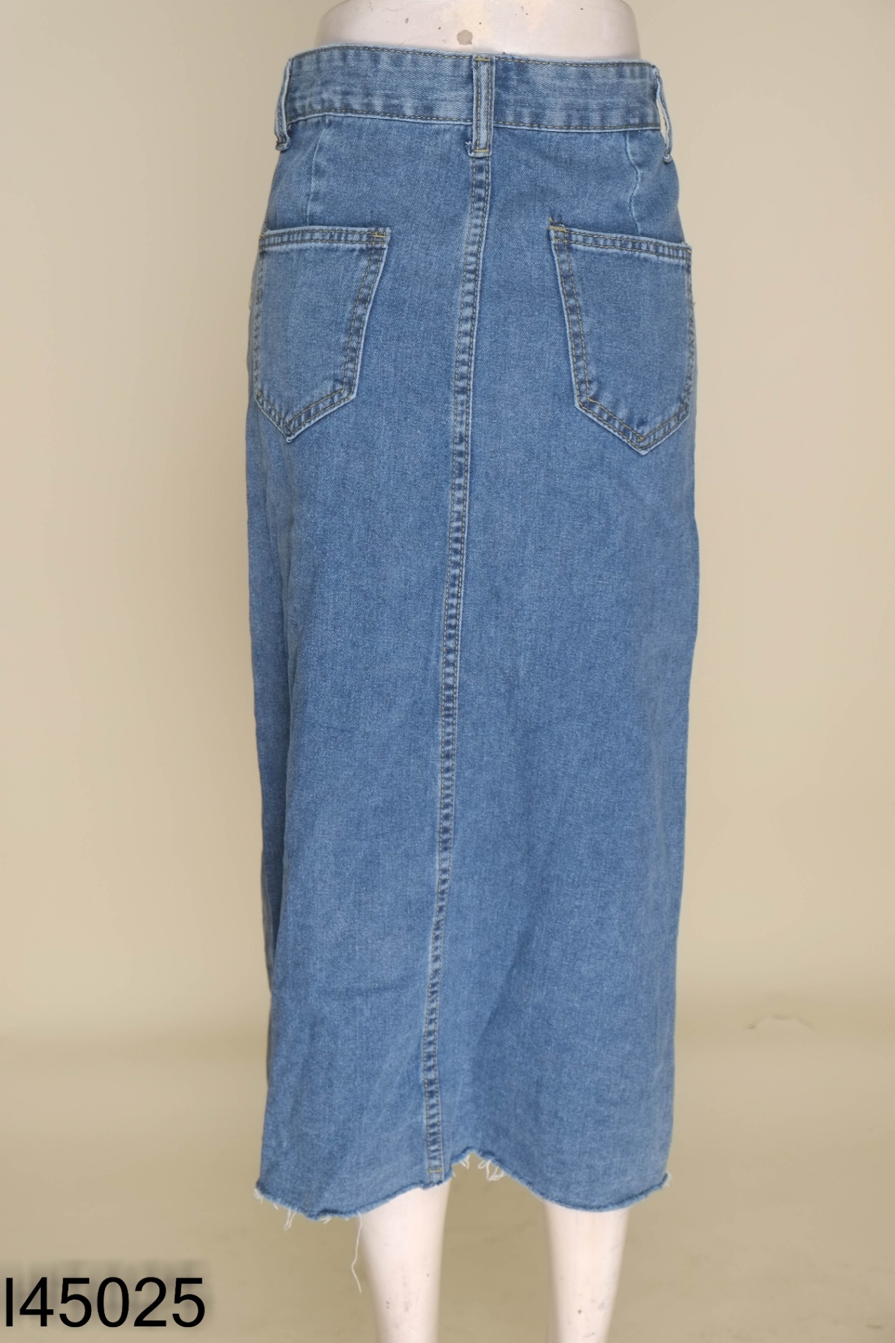Chân váy jeans xanh xẻ