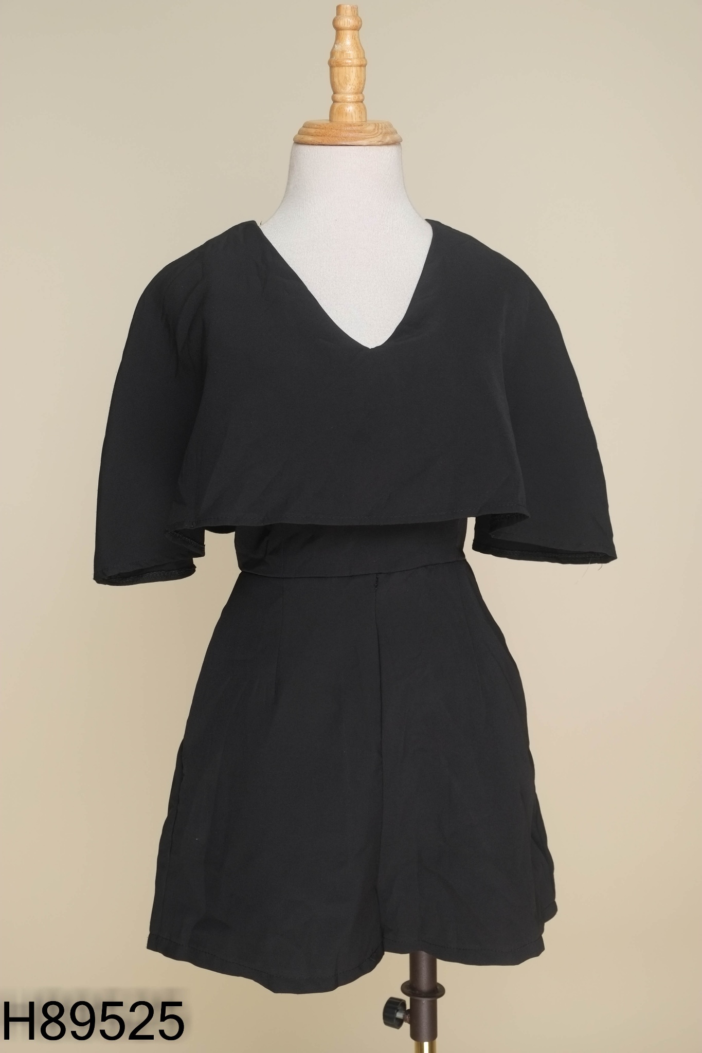 Jumpsuits đen trơn phối vạt