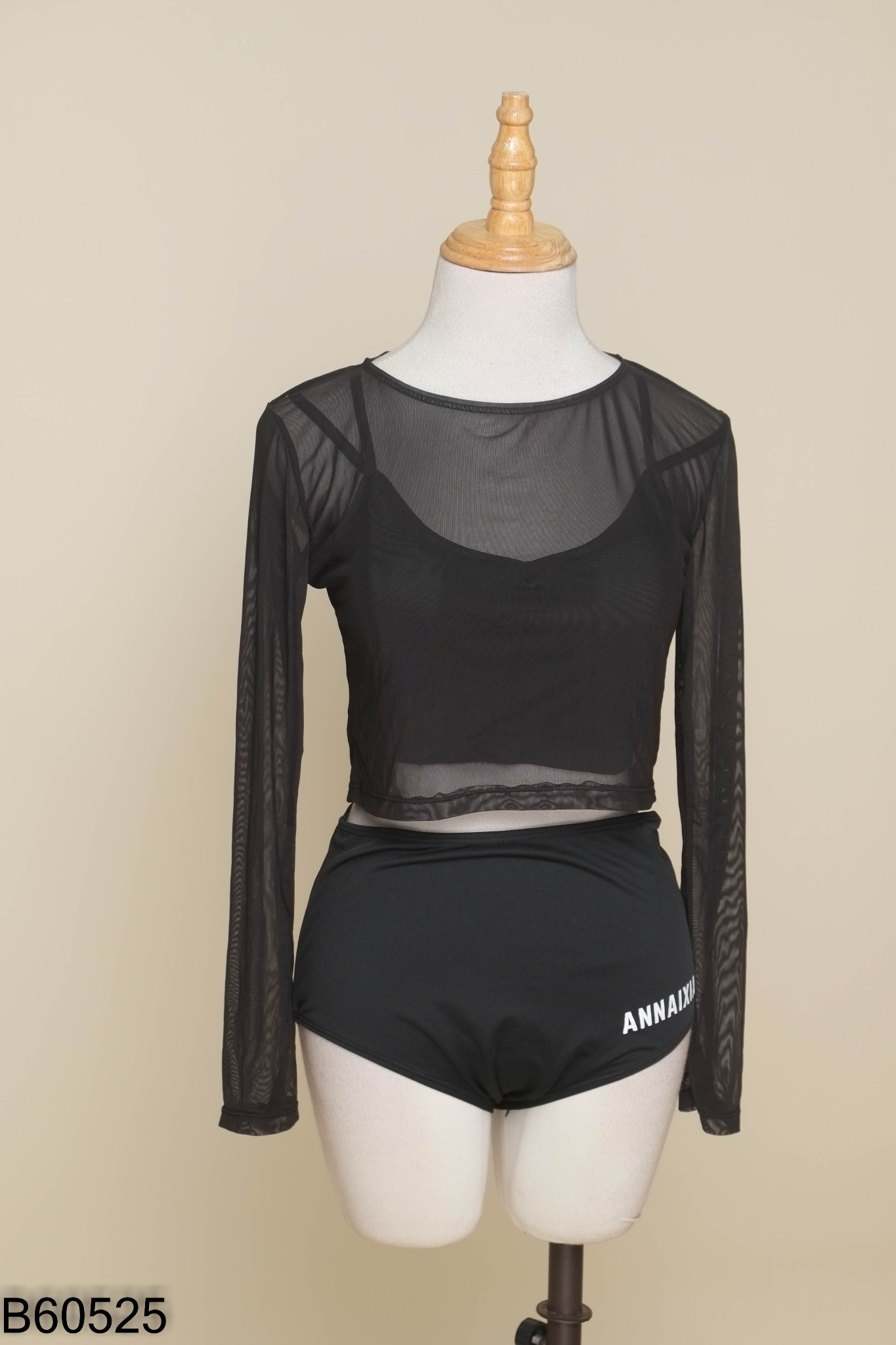Set 3 món Bikini đen in chữ trắng
