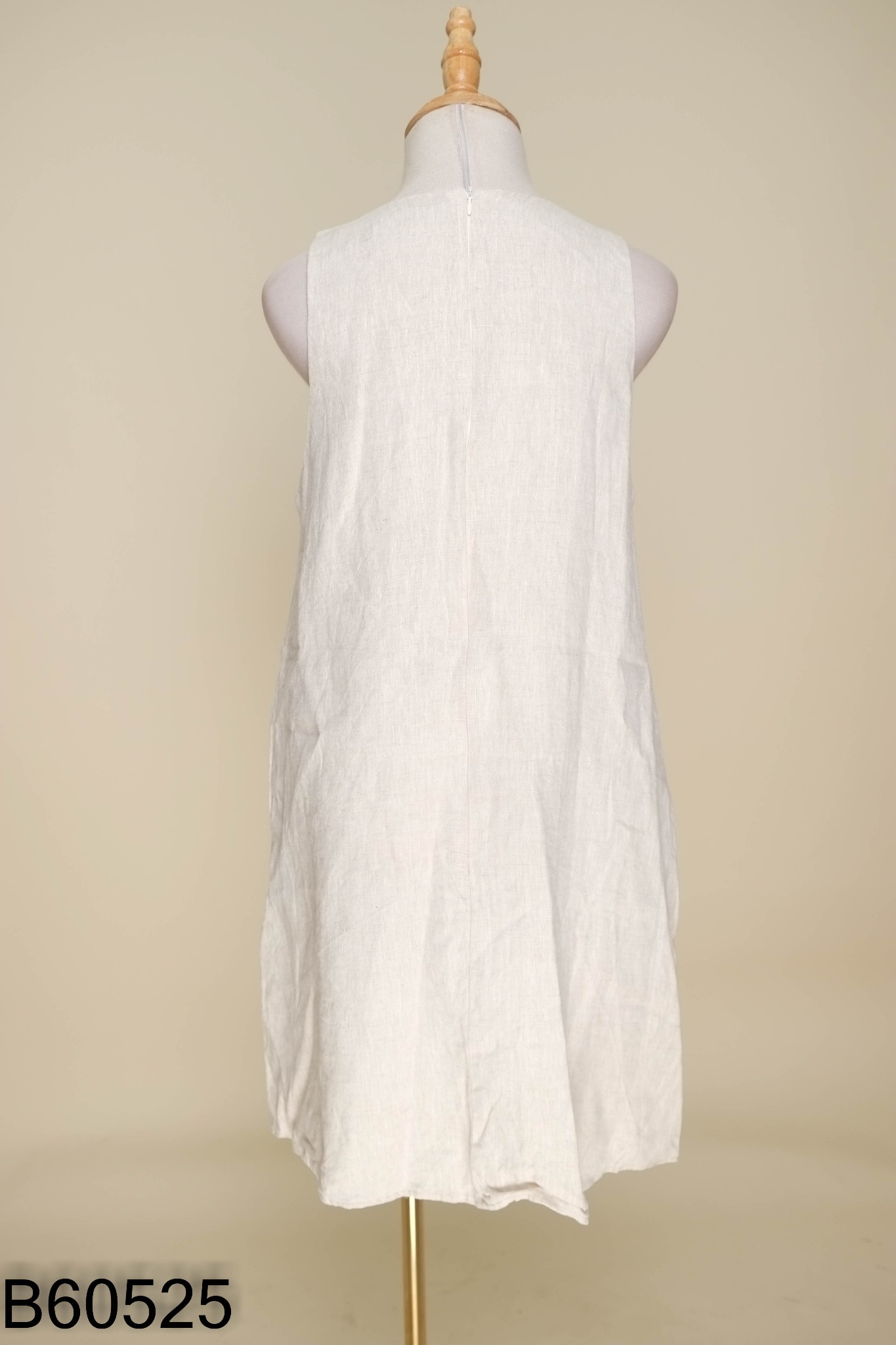Váy linen be phối cúc màu sắc