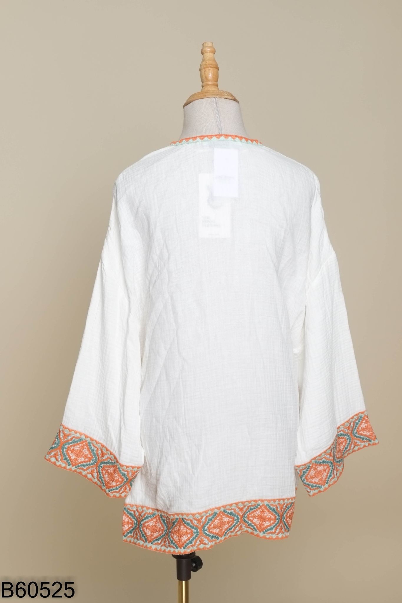 Áo đũi trắng viền họa tiết thổ cẩm (ZARA xuất)