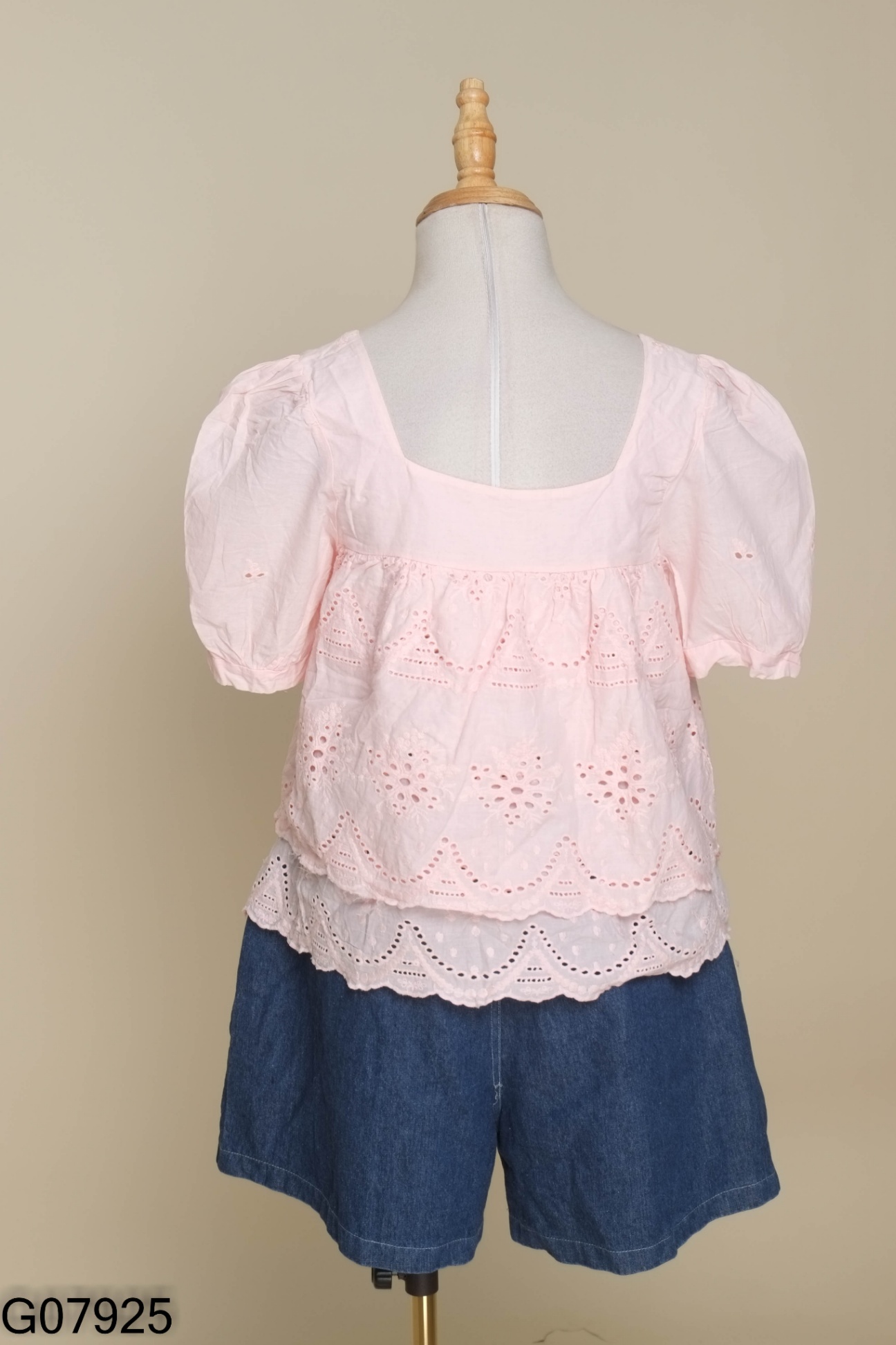 Set Áo hồng cổ vuông + quần shorts jeans xanh