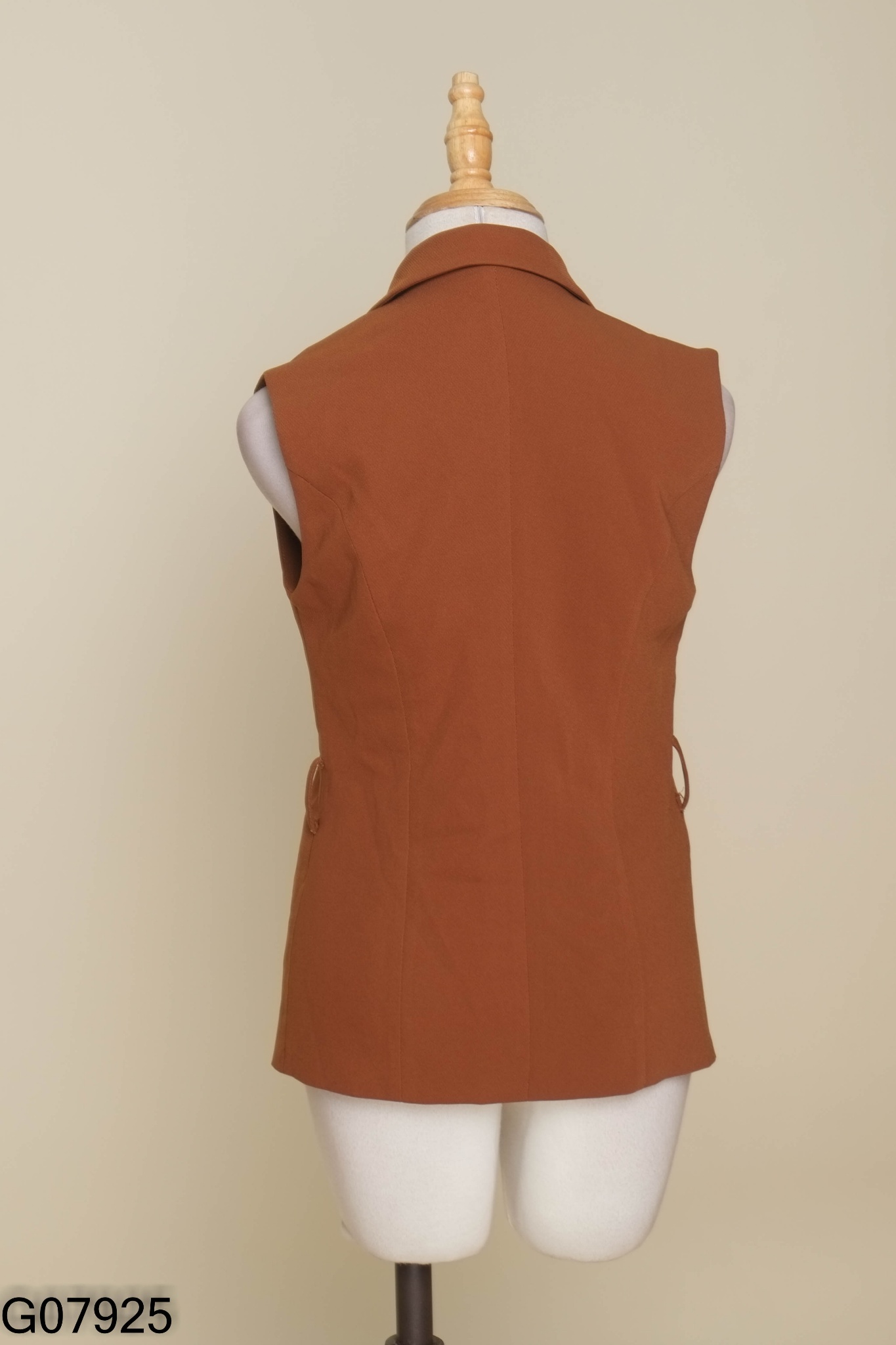 Áo gile nâu cổ vest