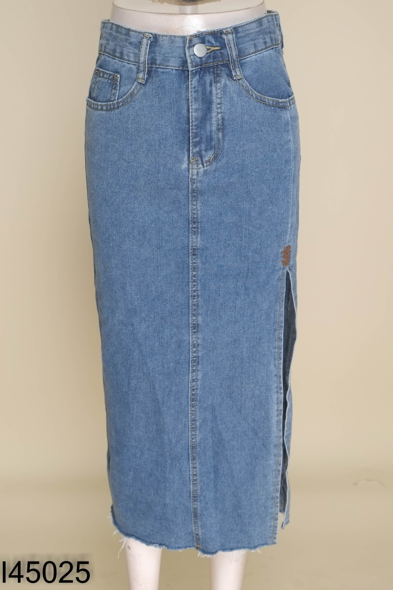 Chân váy jeans xanh xẻ