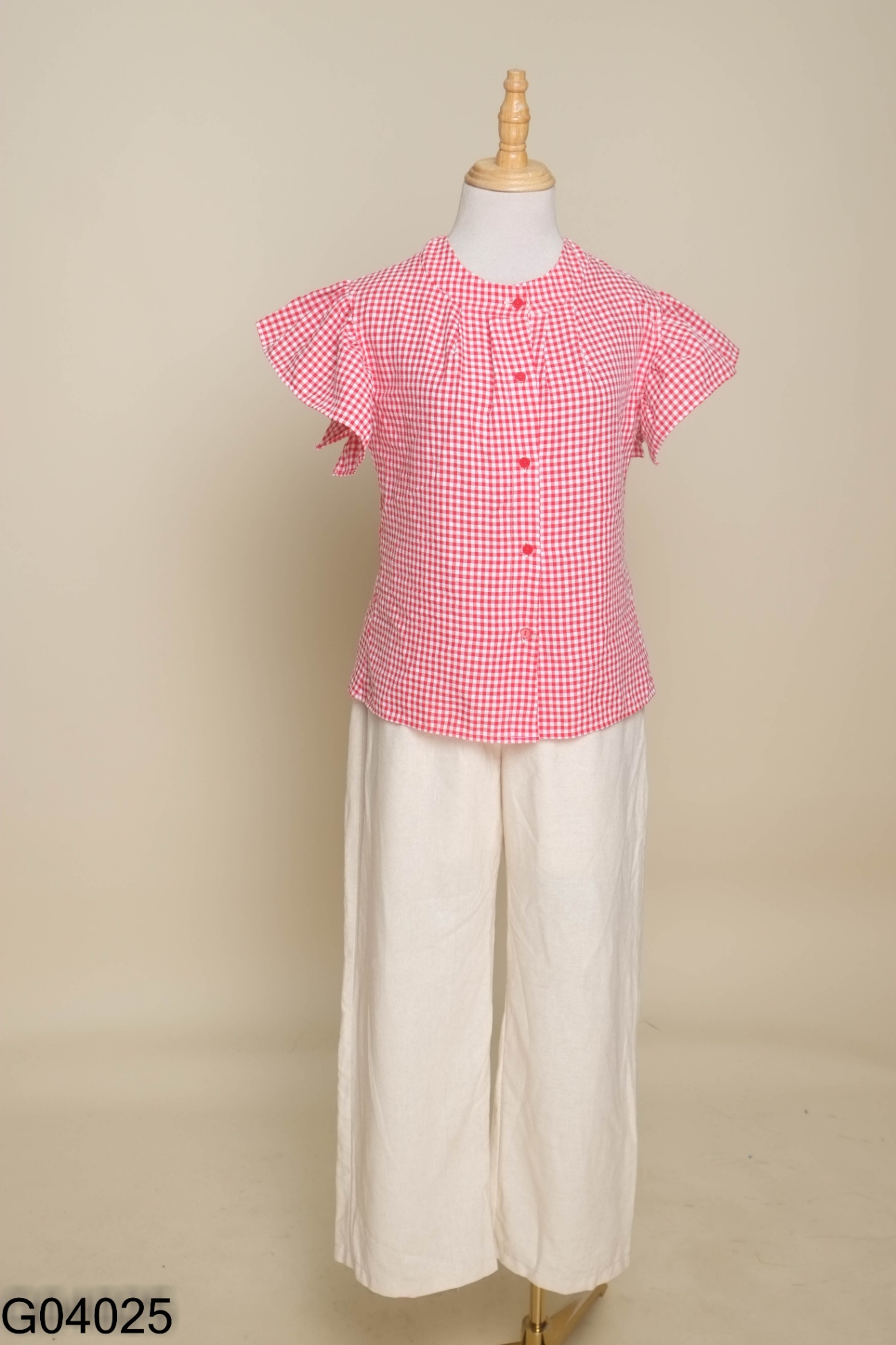 Set Áo đỏ kẻ caro + quần linen be