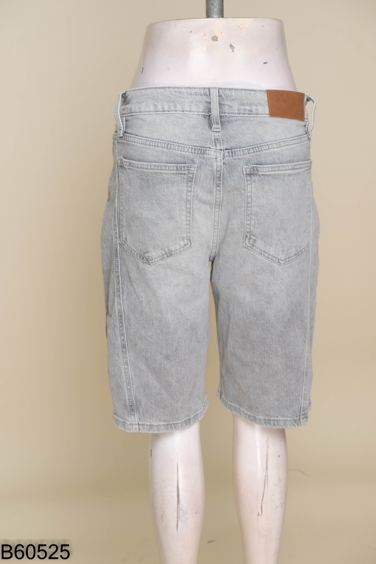 Quần jeans ZARA xám lửng (XUẤT)