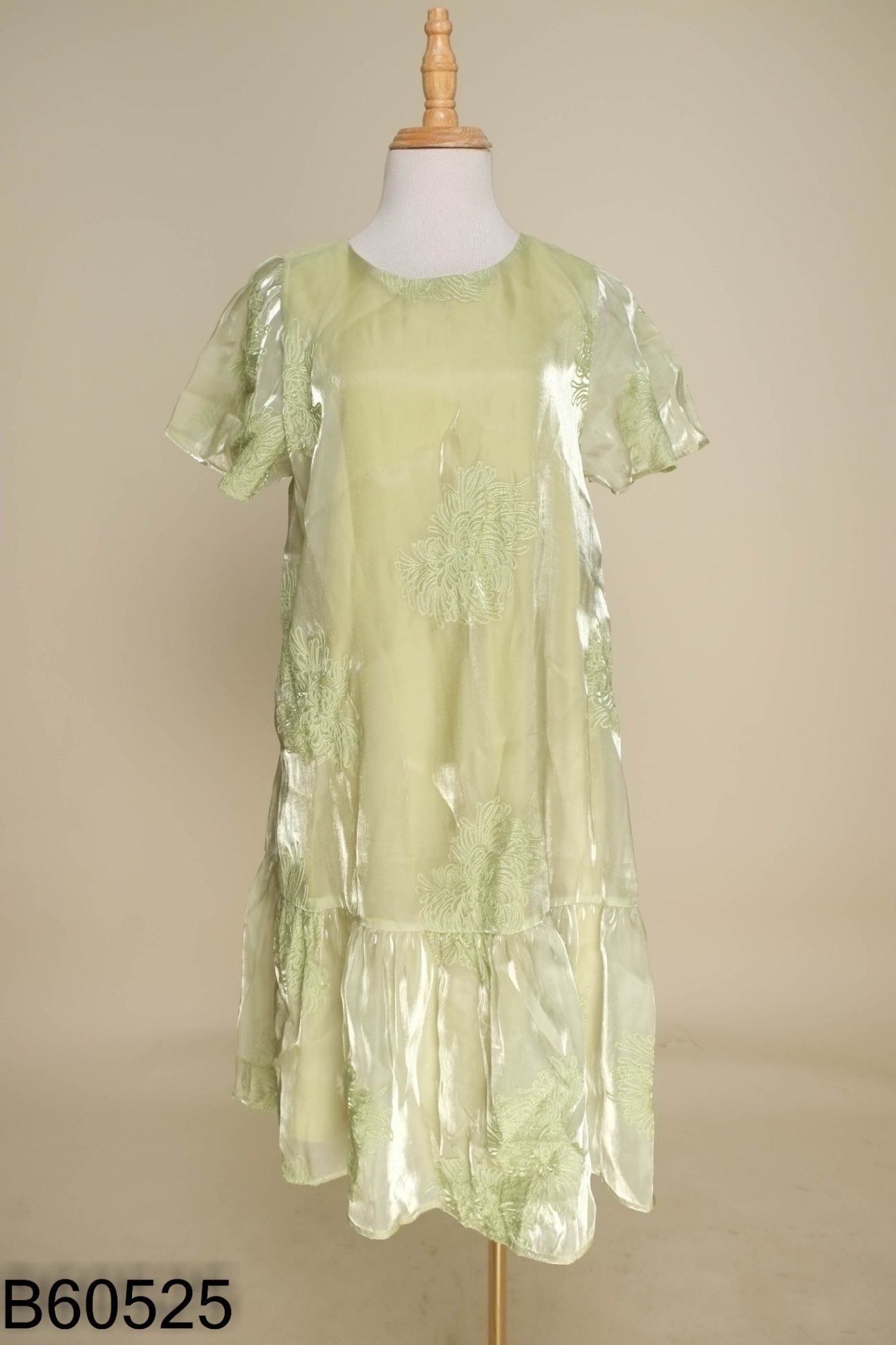 Váy organza xanh thêu hoa