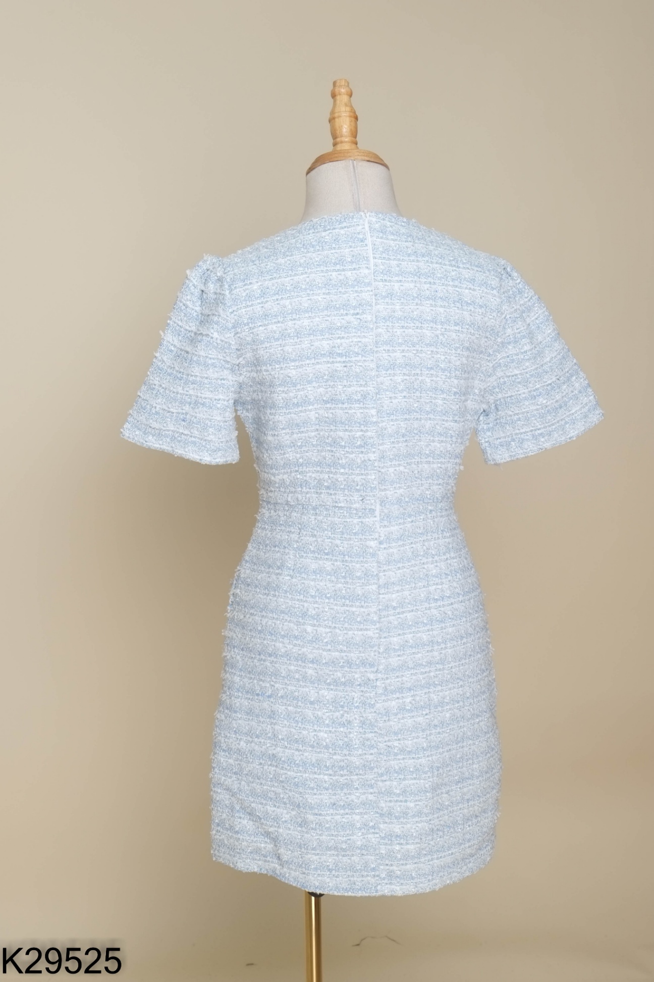 Váy dạ xanh phối trắng