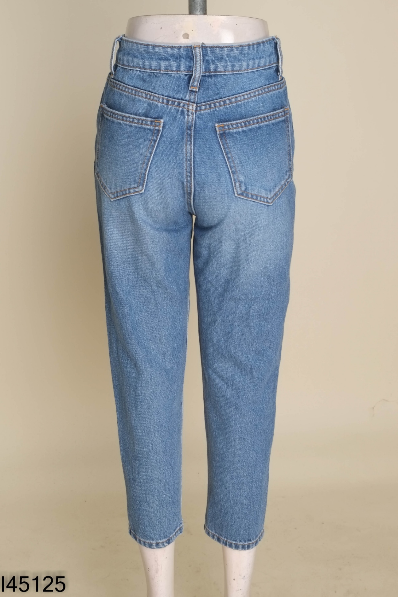 Quần jeans xanh trơn dáng baggy