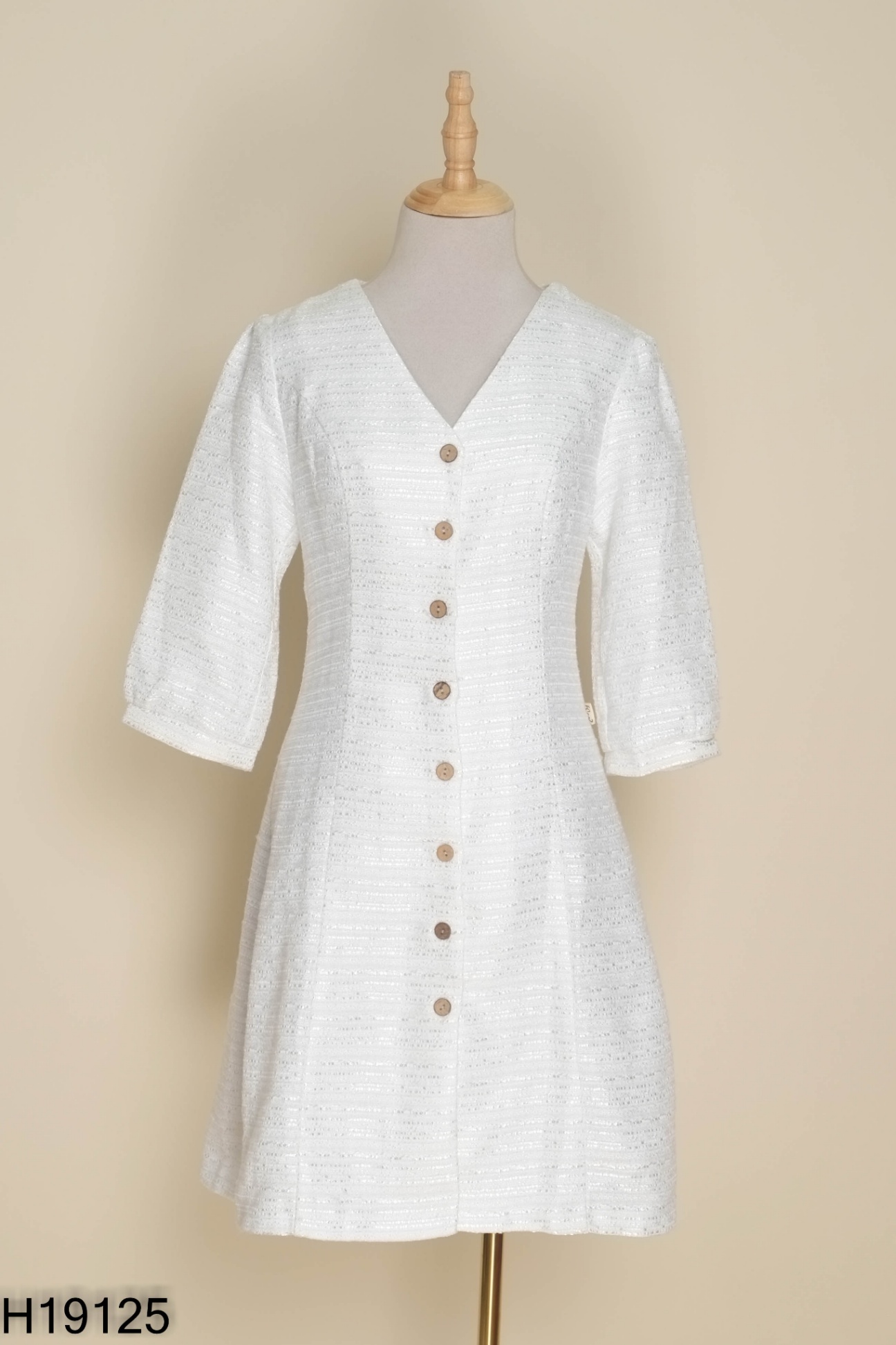 NEWTAG Váy FCOOZ dạ tweed trắng cúc gỗ