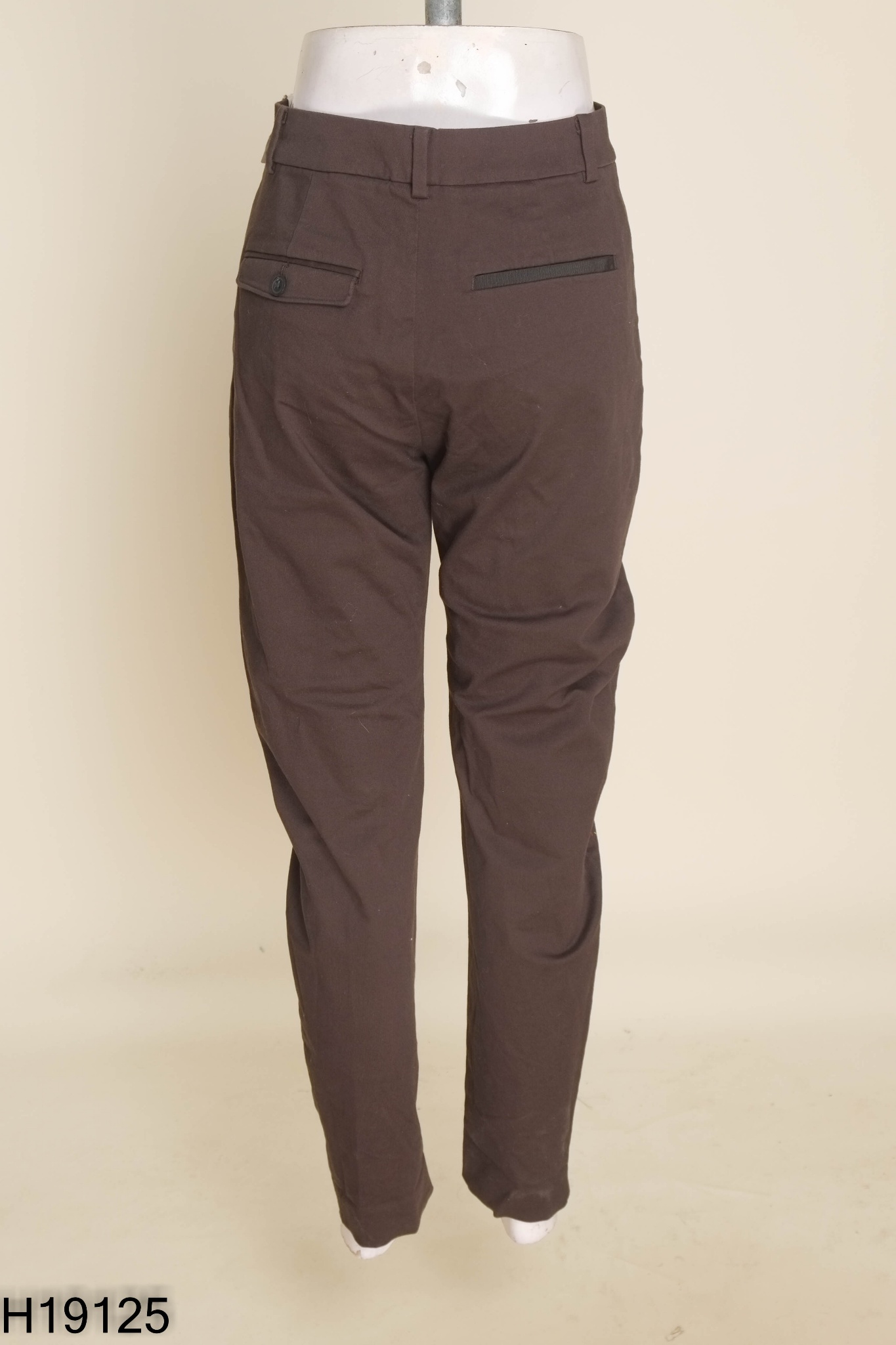 NEWTAG Quần UNIQLO nâu đen