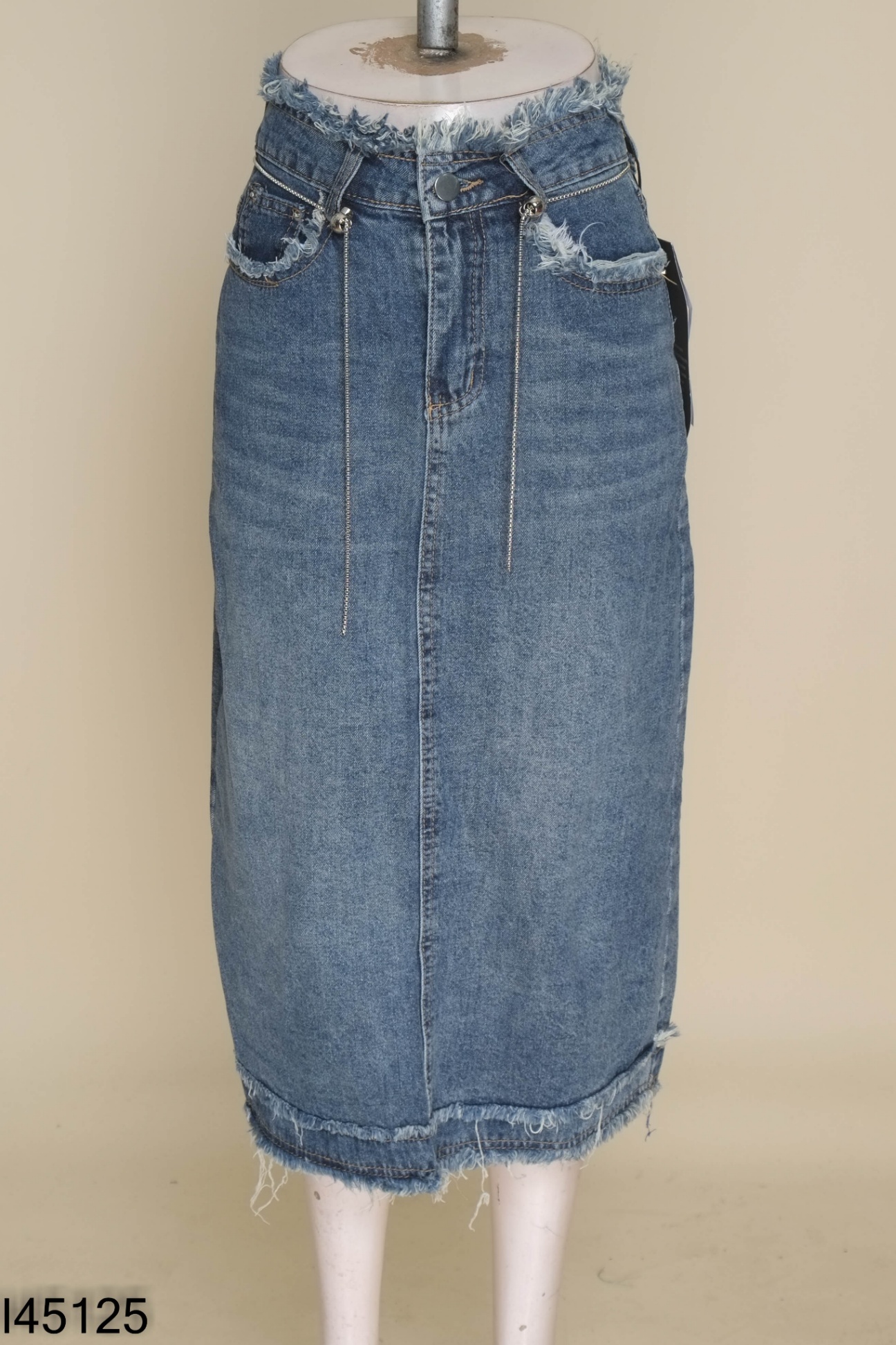 NEWTAG Chân váy jeans xanh phối dây kim loại