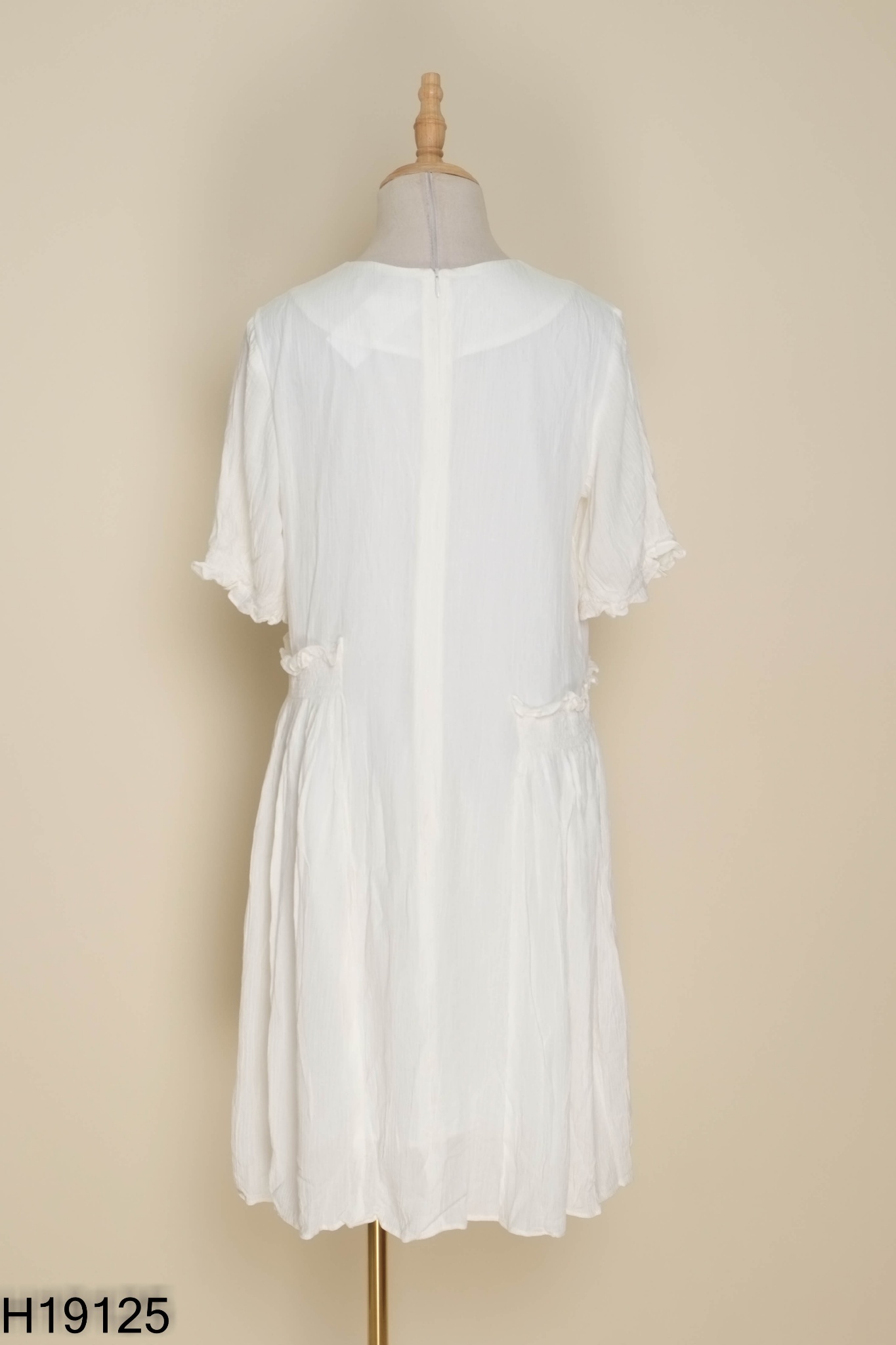 Váy 92 WEAR trắng trơn