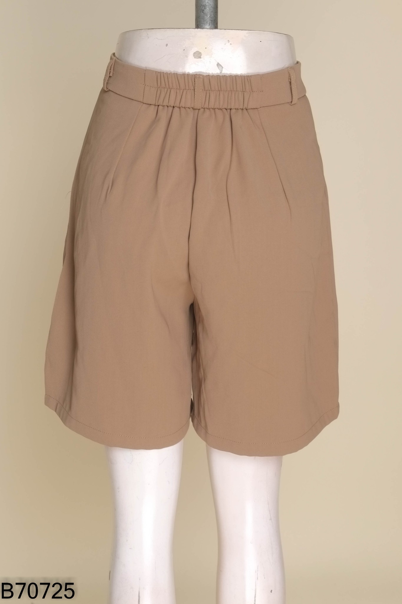 Quàn short nâu trơn