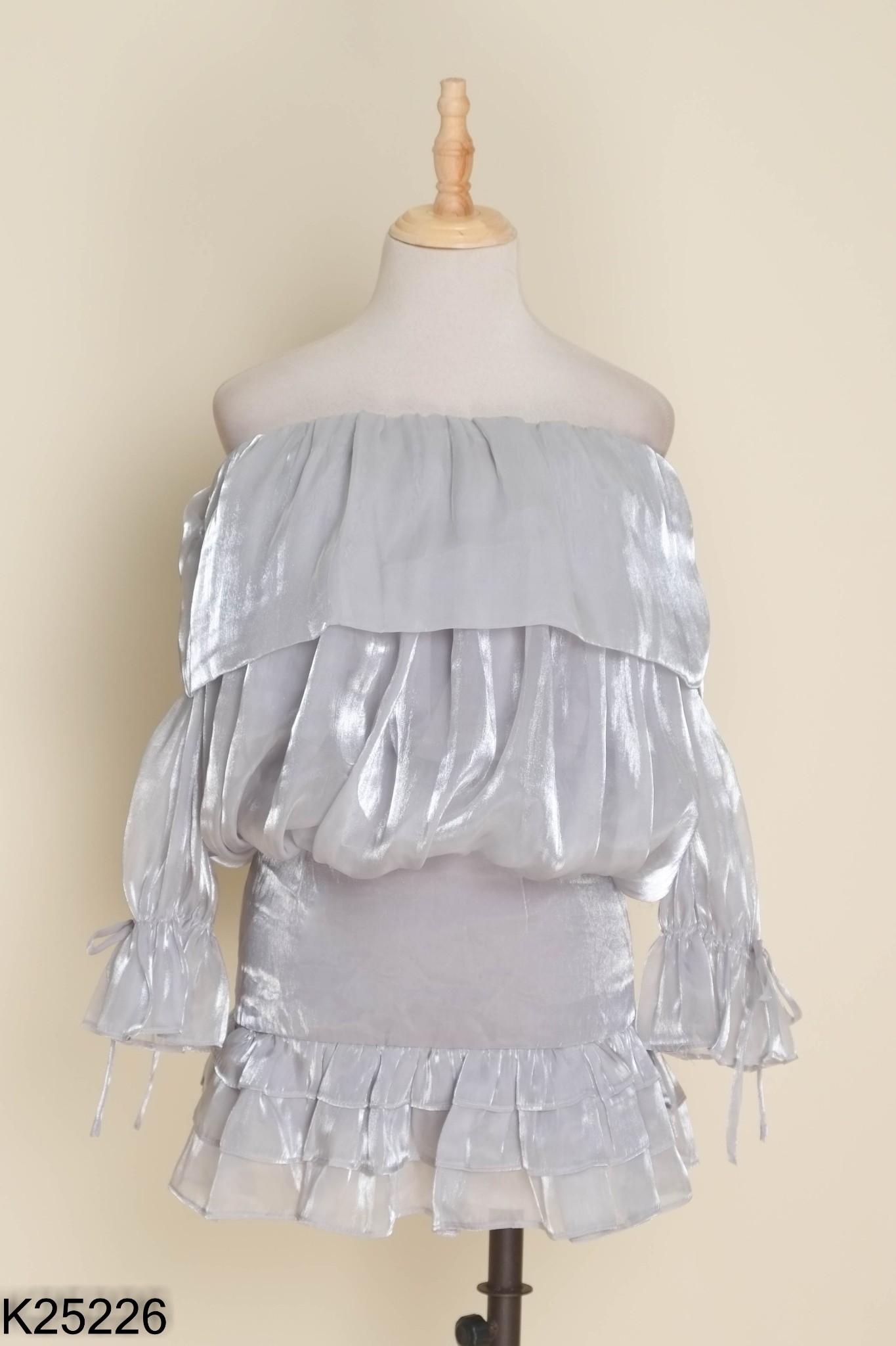 SET RICCI Áo organza xám trễ vai + chân váy