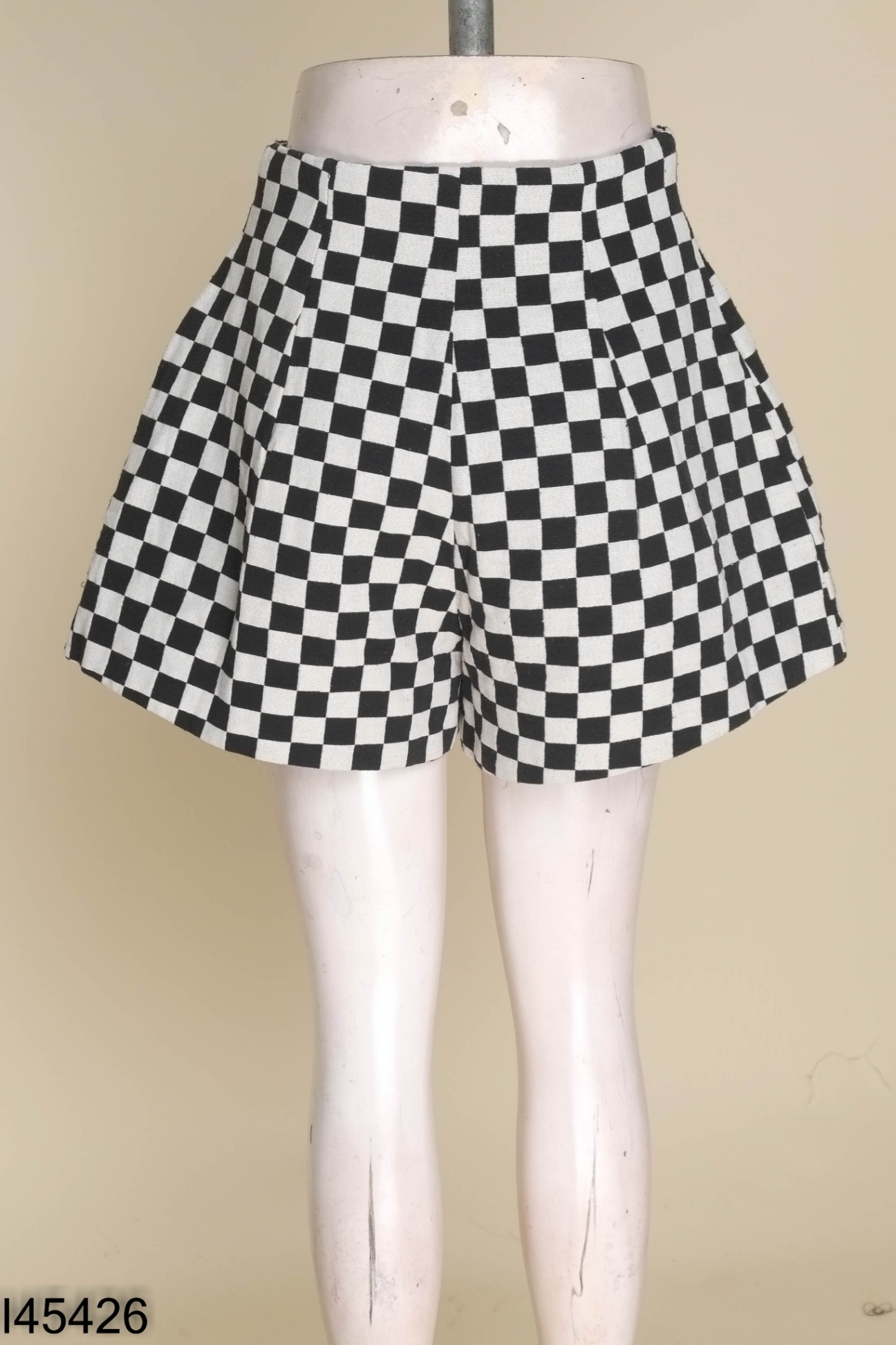 Quần shorts BASIC be kẻ đen