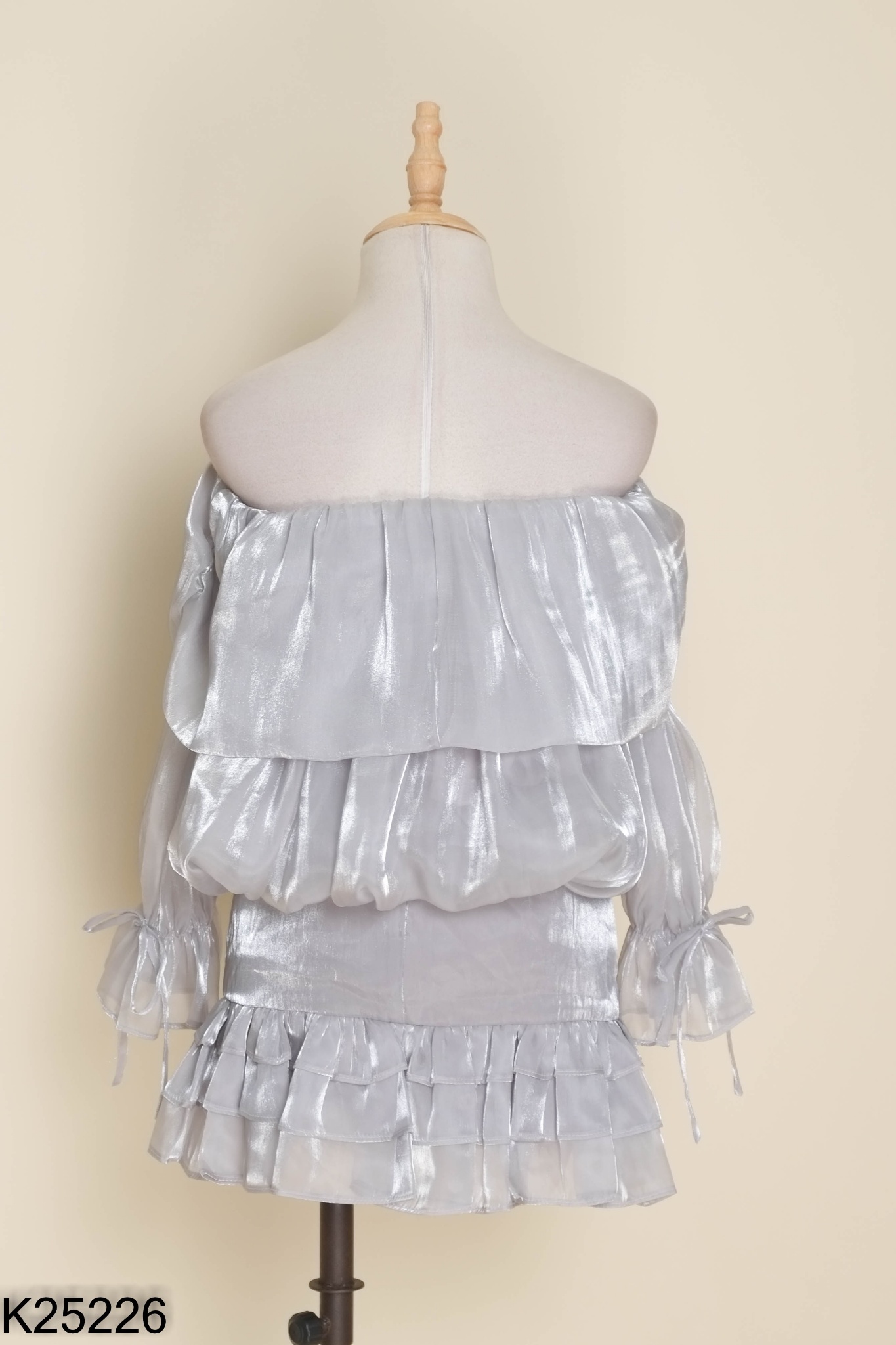 SET RICCI Áo organza xám trễ vai + chân váy