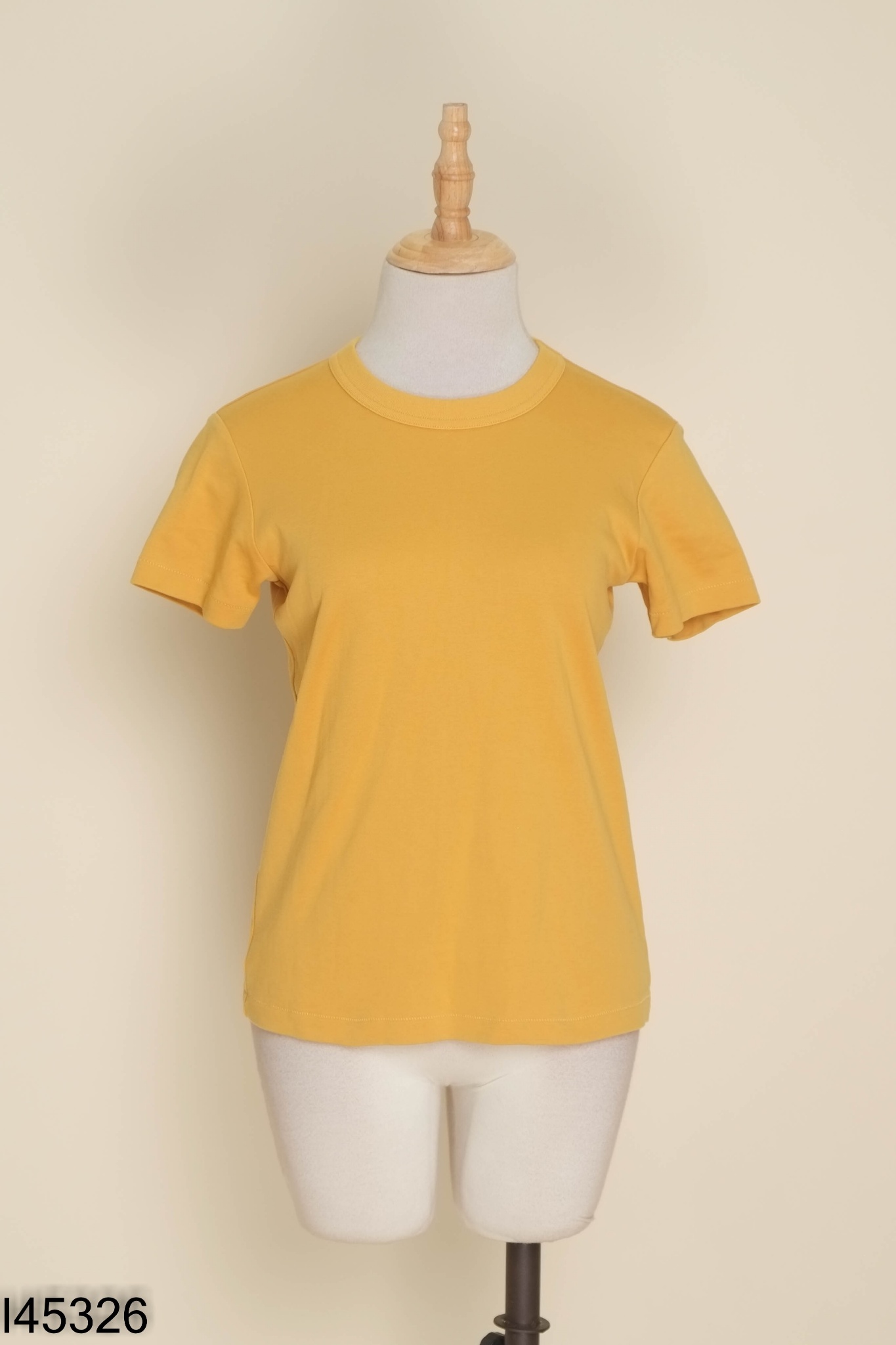 Áo UNIQLO vàng trơn