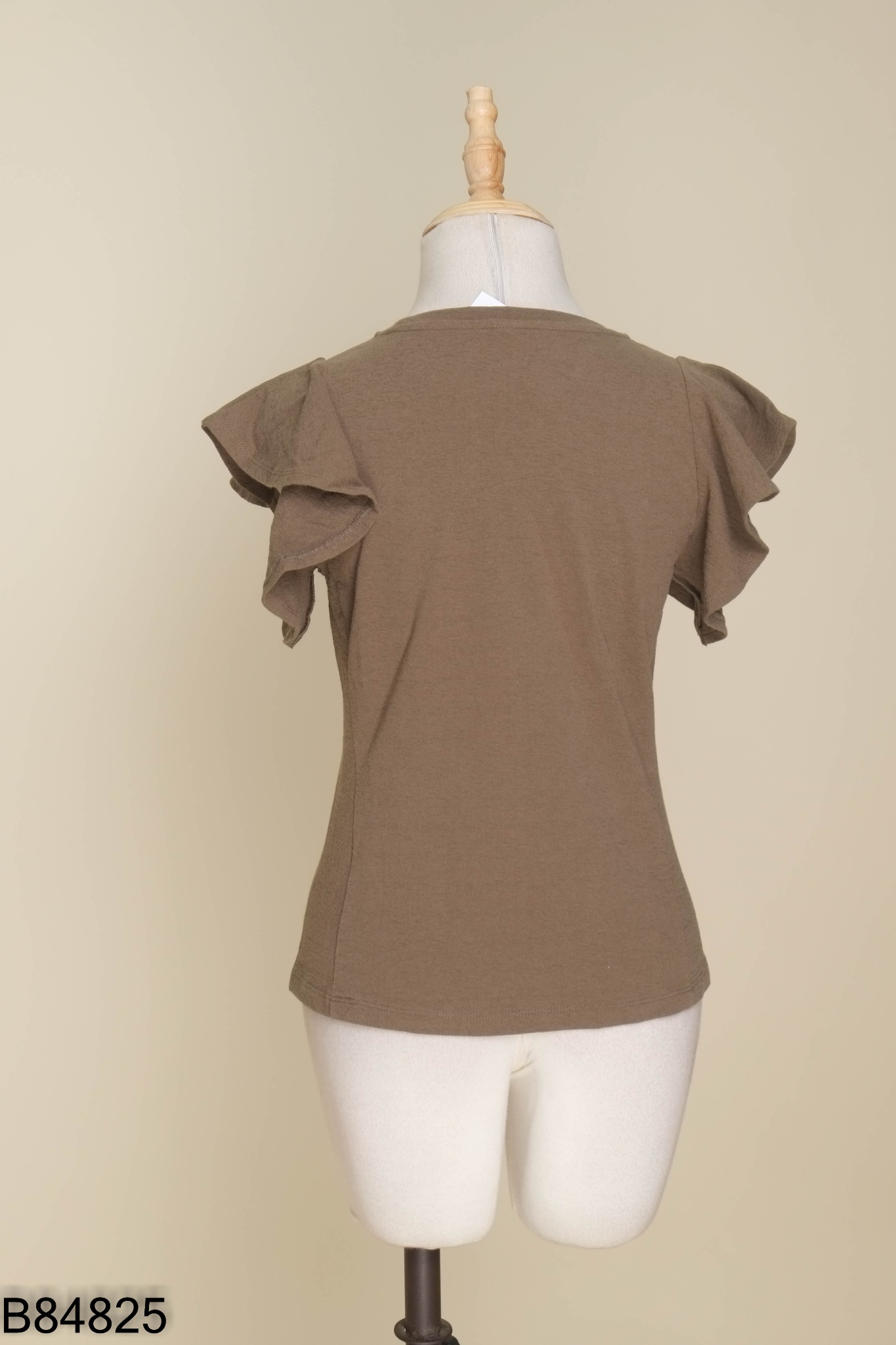 Áo UNIQLO nâu rêu tay bèo
