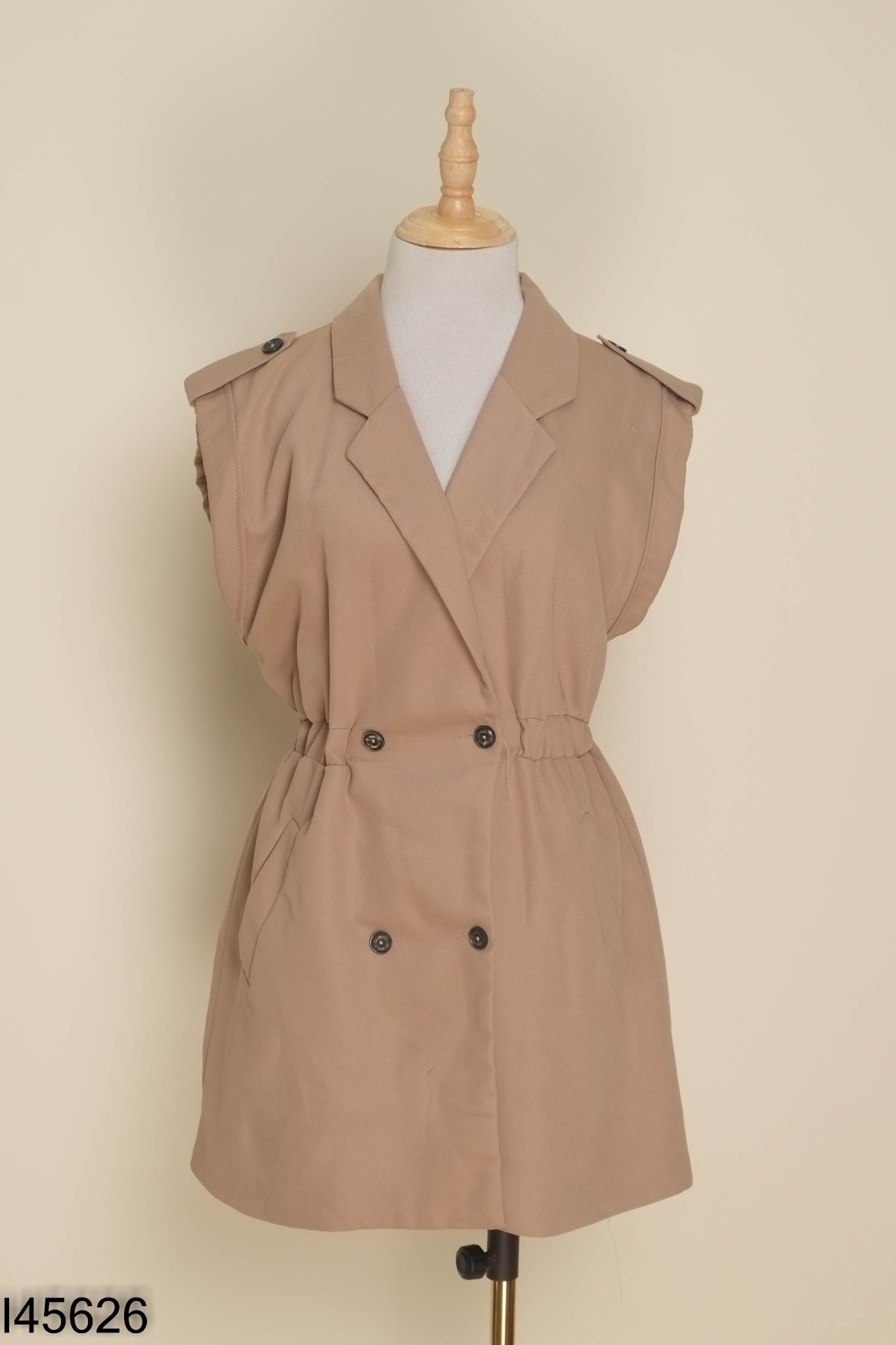 Váy nâu be cổ vest