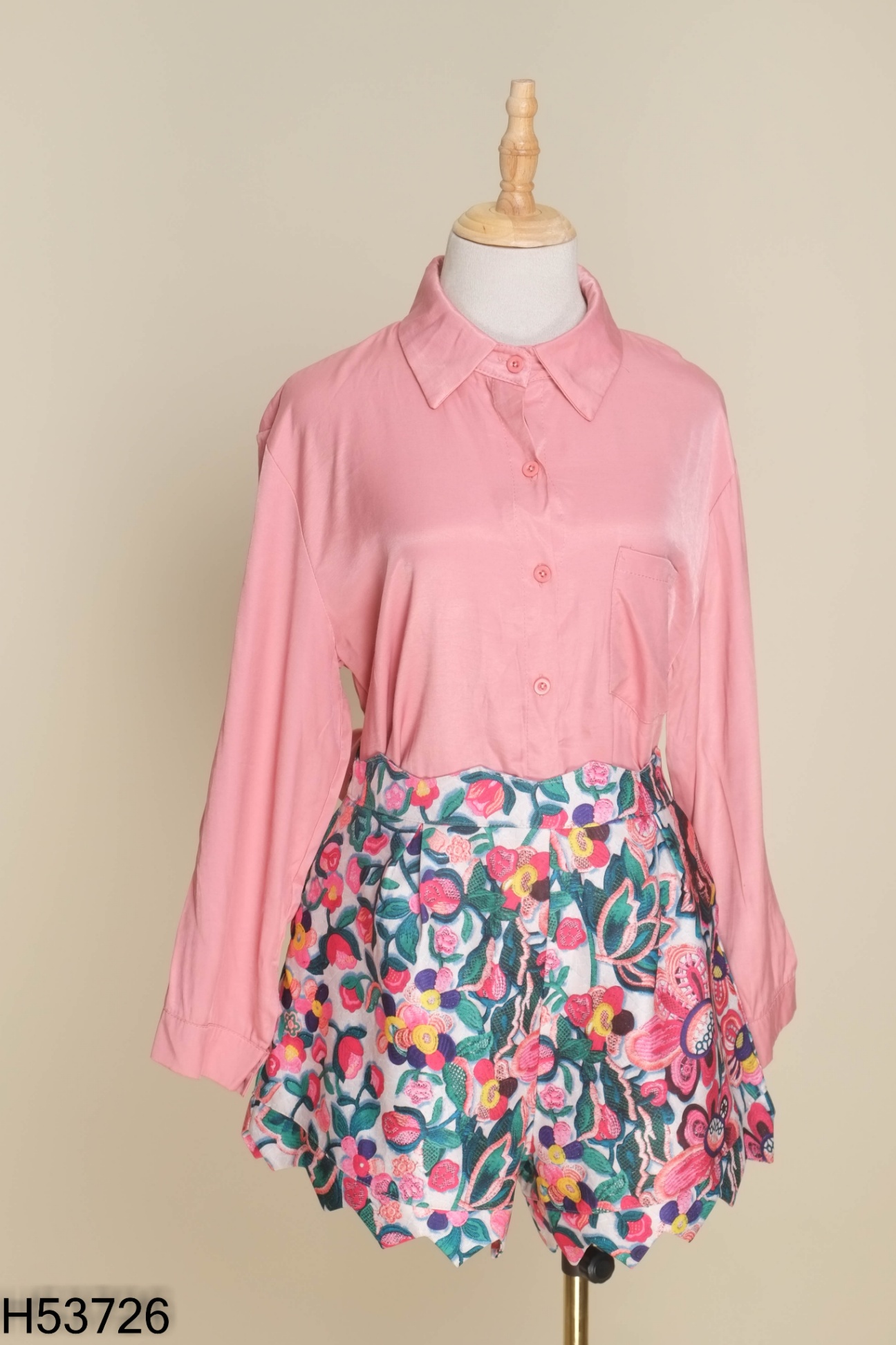 Set áo sơ mi hồng + quần short hoa