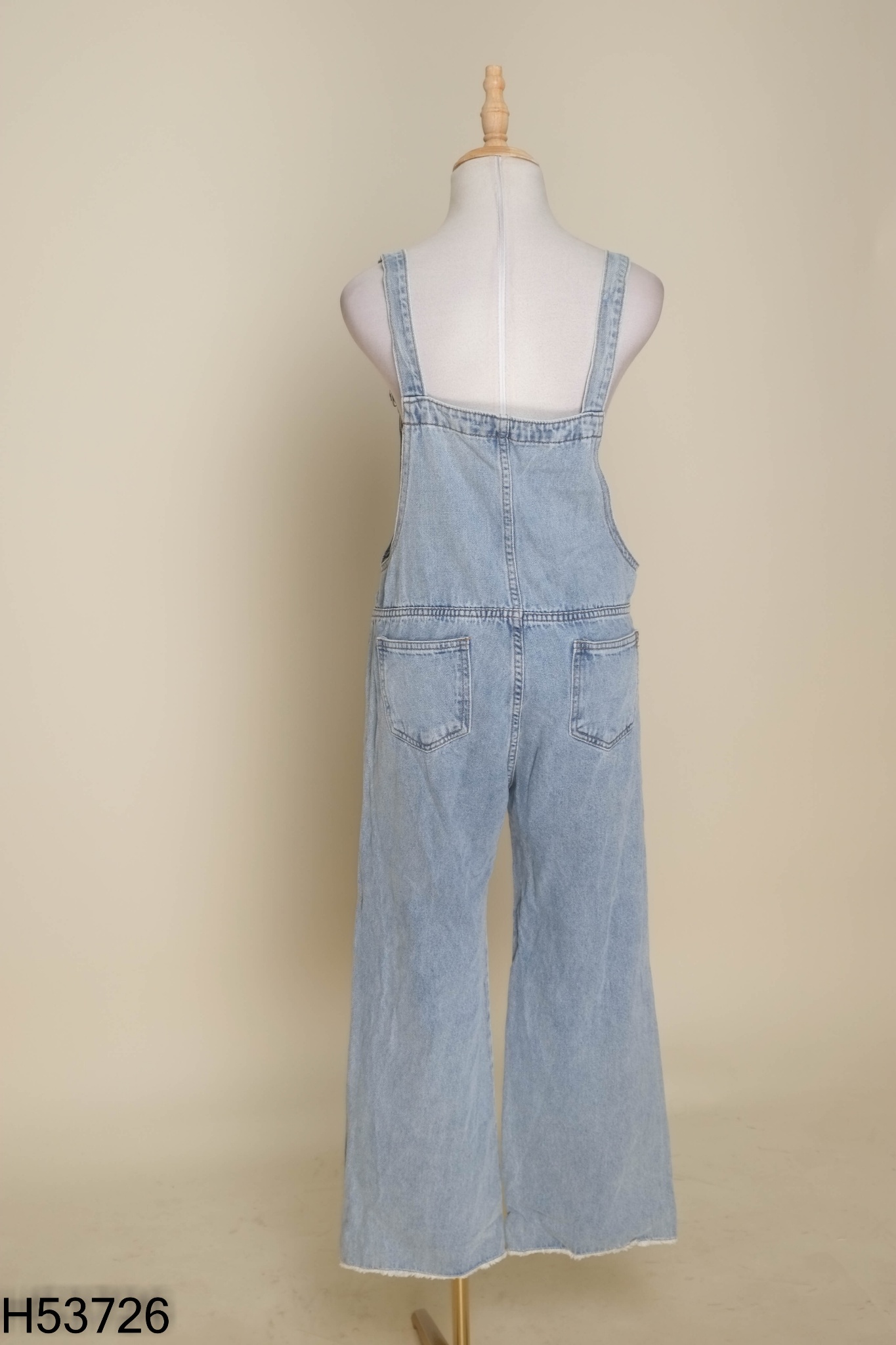 Quần yếm jeans xanh nhạt túi ngực