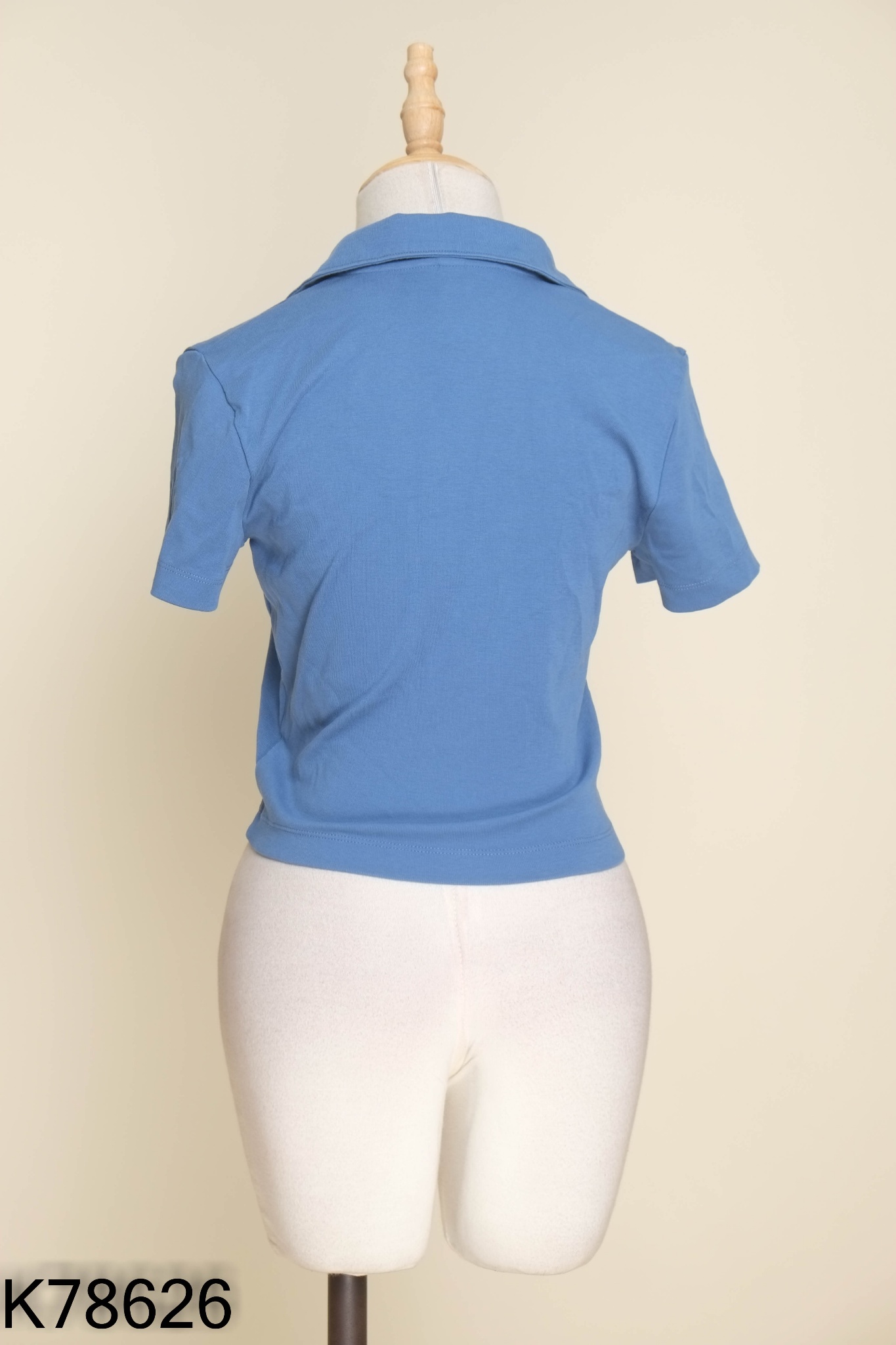 Áo UNIQLO xanh trơn