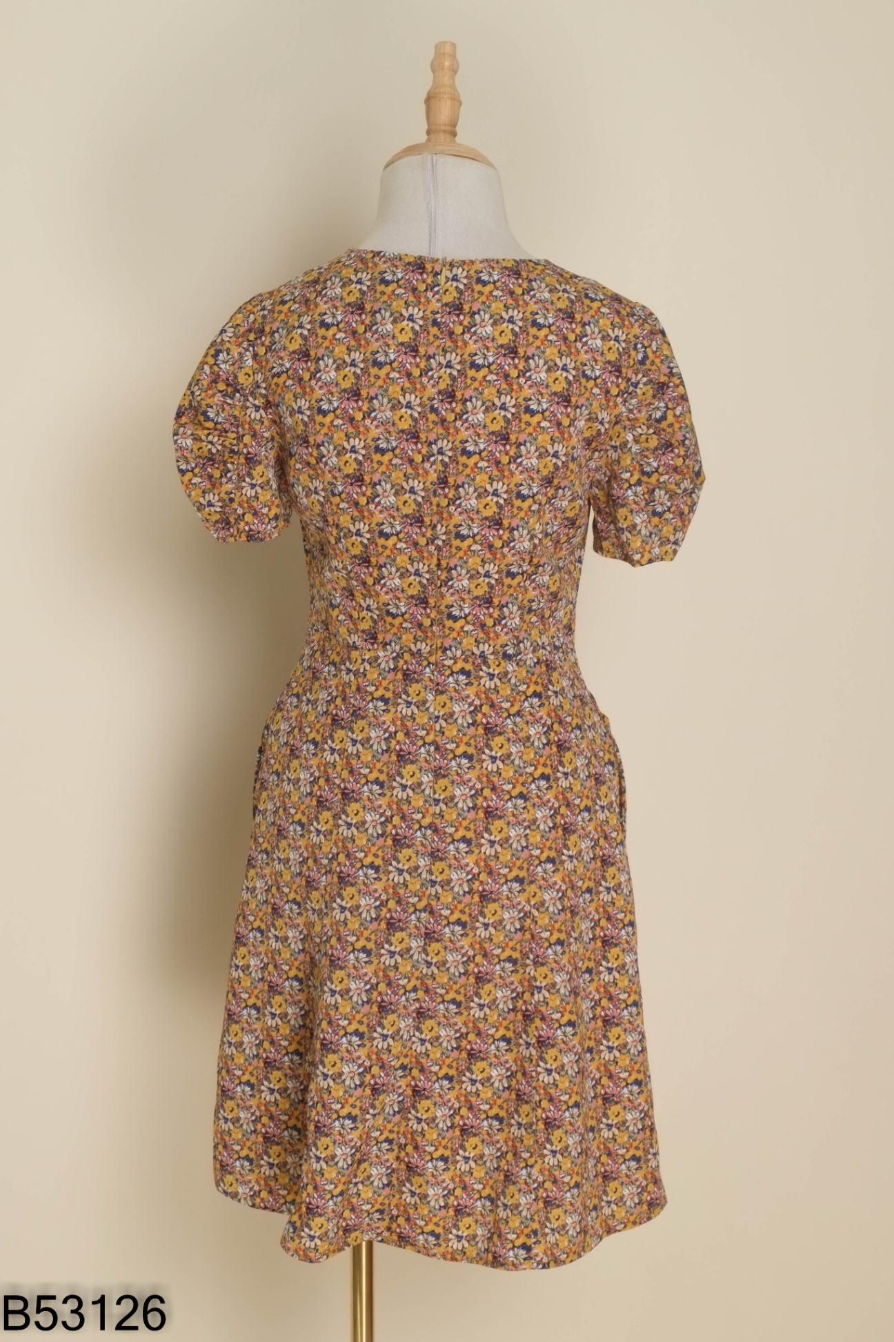 Váy nâu vàng ADORE DRESS hoa phối cúc