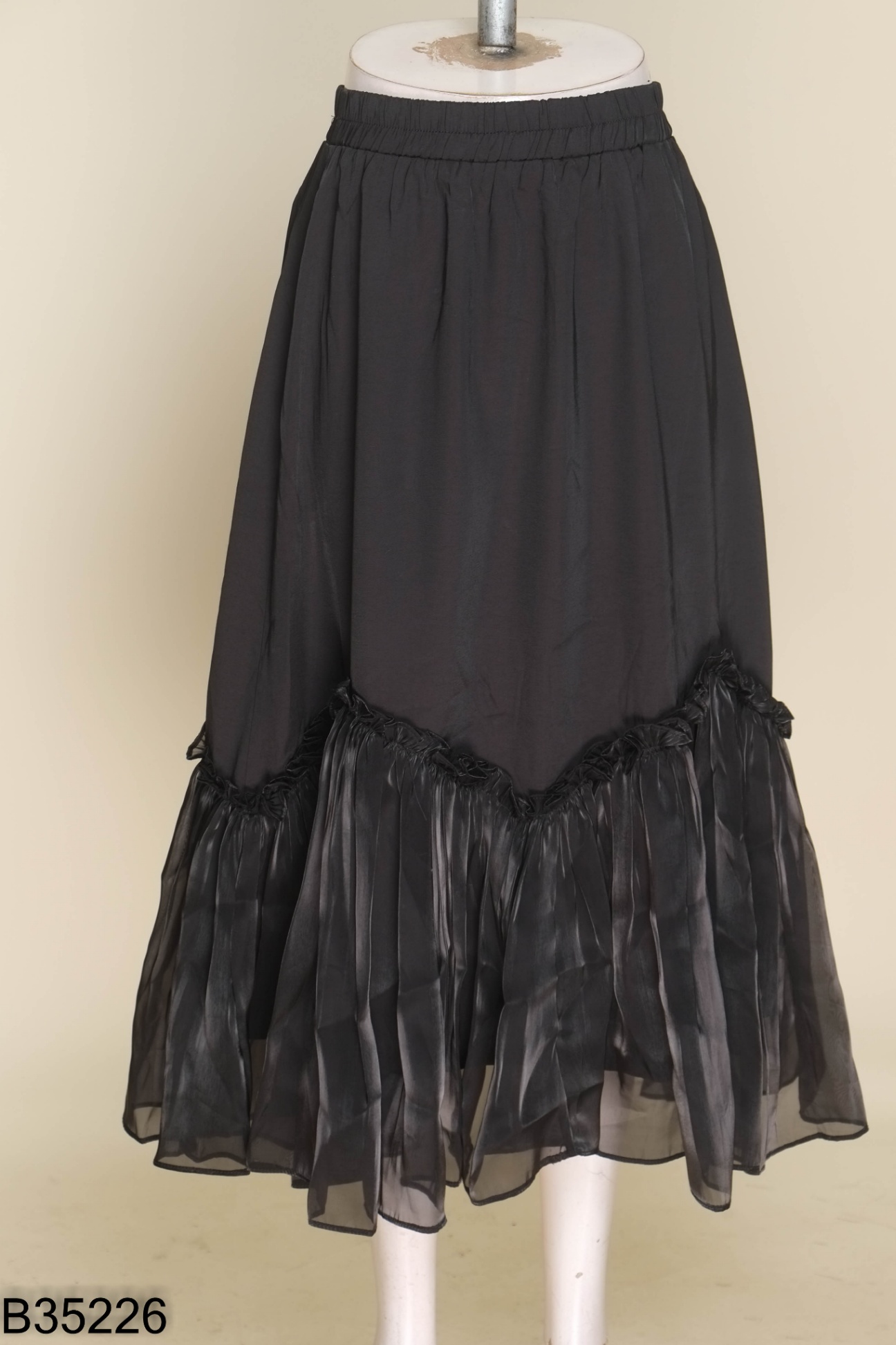 Chân váy đen phối organza