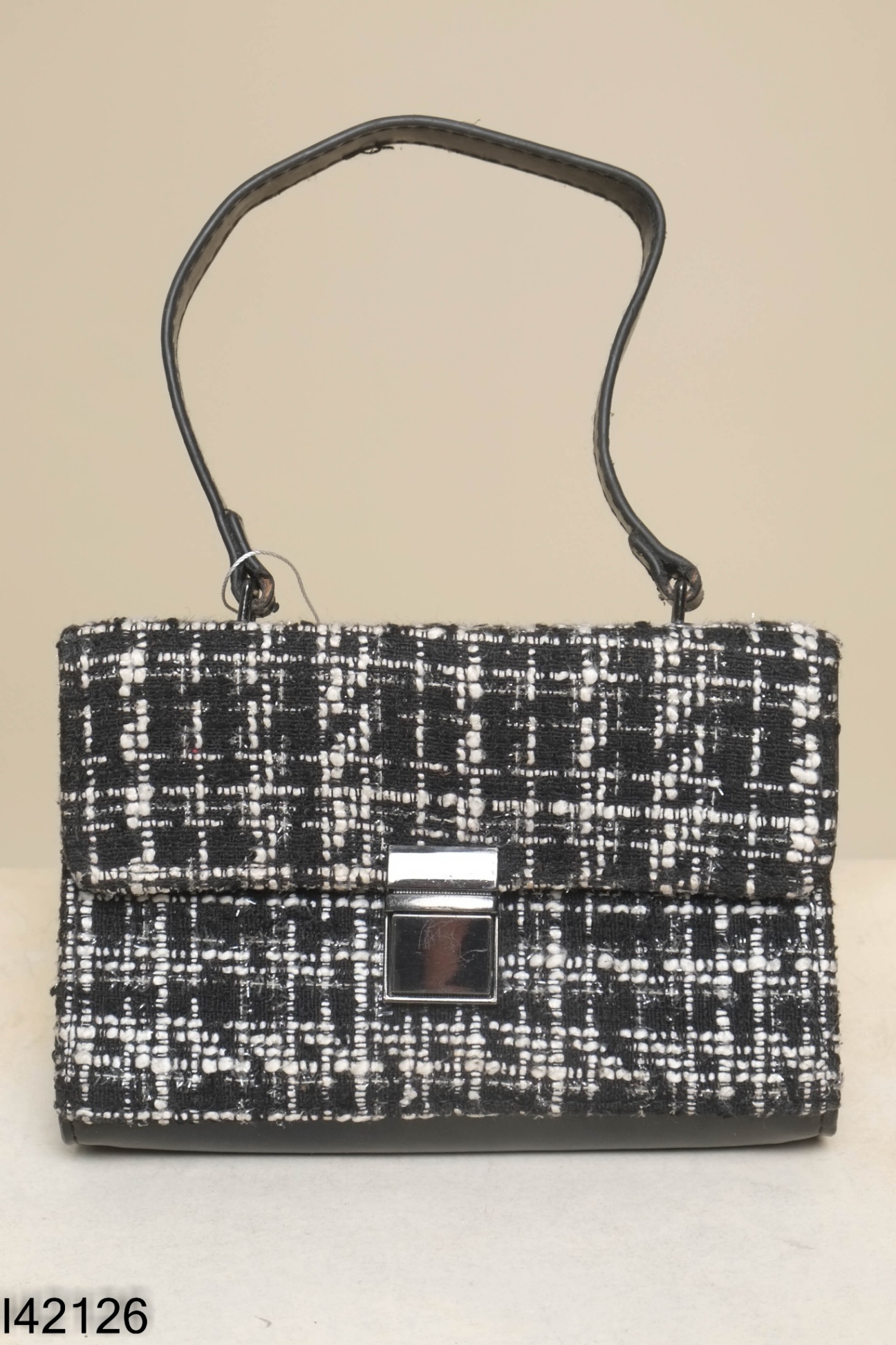 Túi xách đen phối be dạ tweed