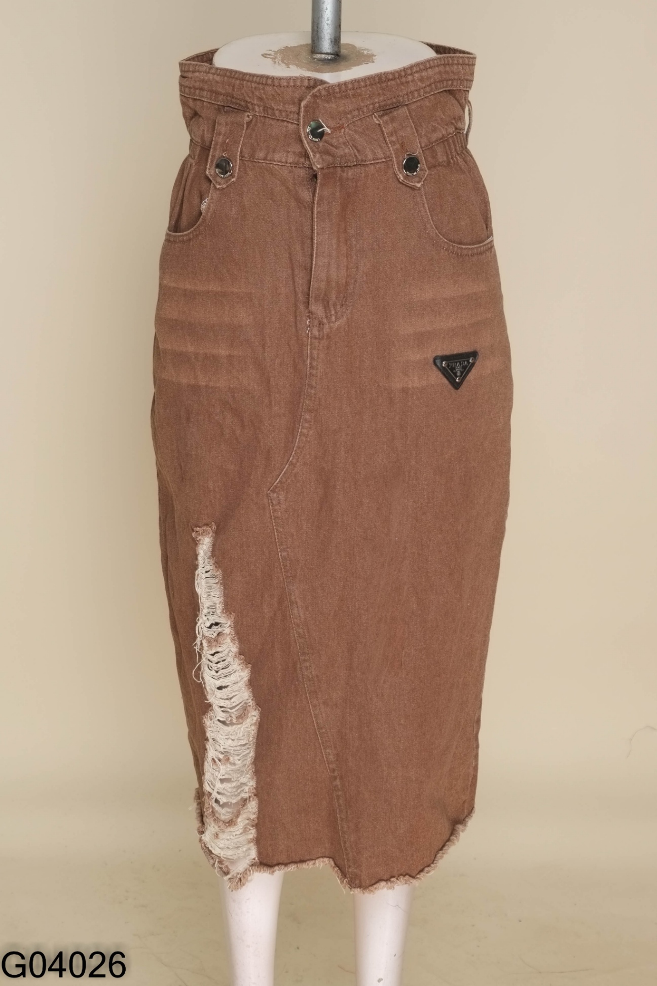 Chân váy jeans nâu rách