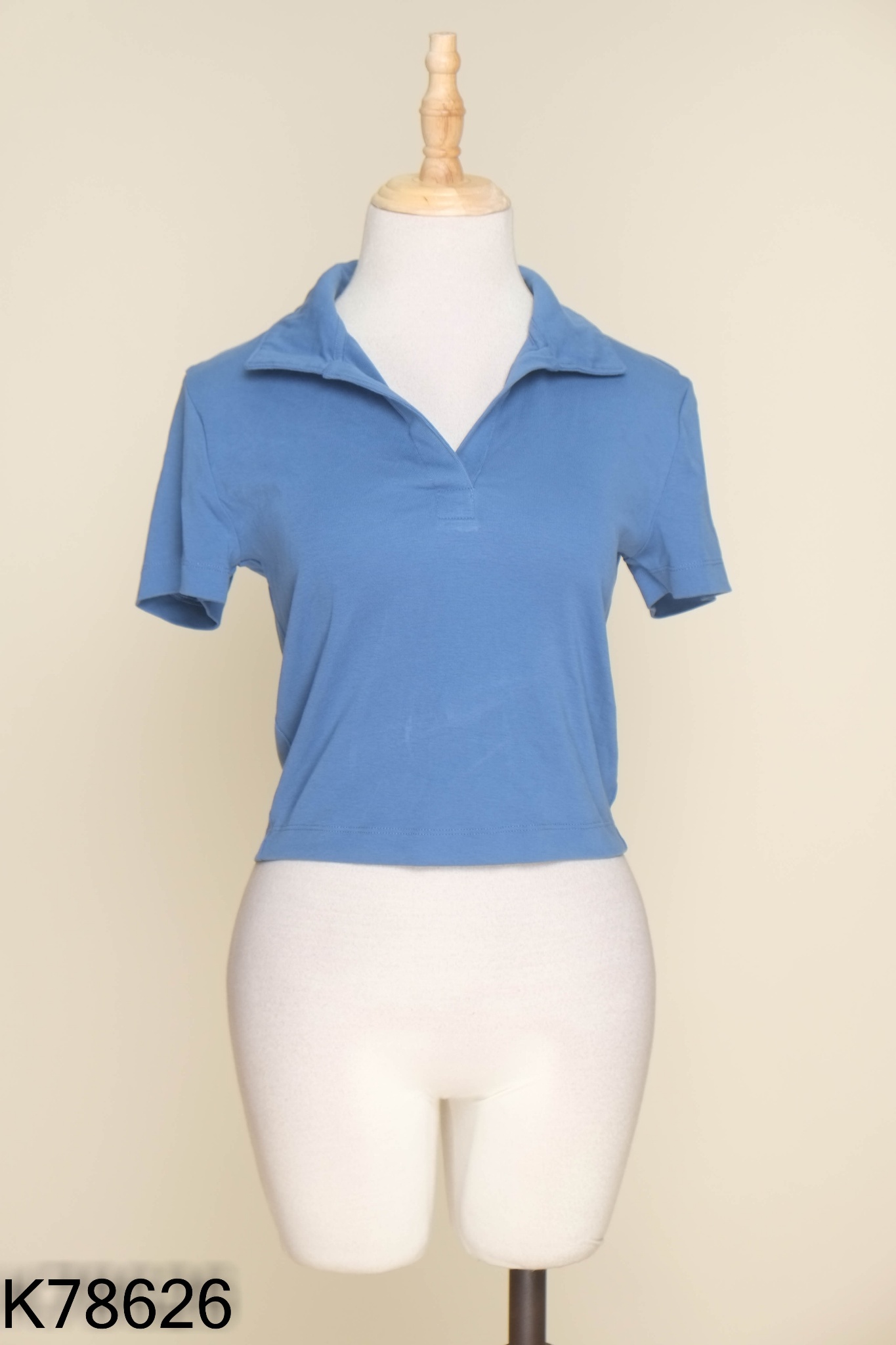 Áo UNIQLO xanh trơn