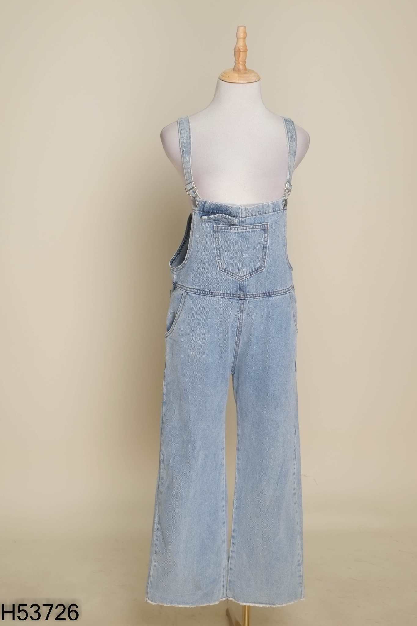 Quần yếm jeans xanh nhạt túi ngực