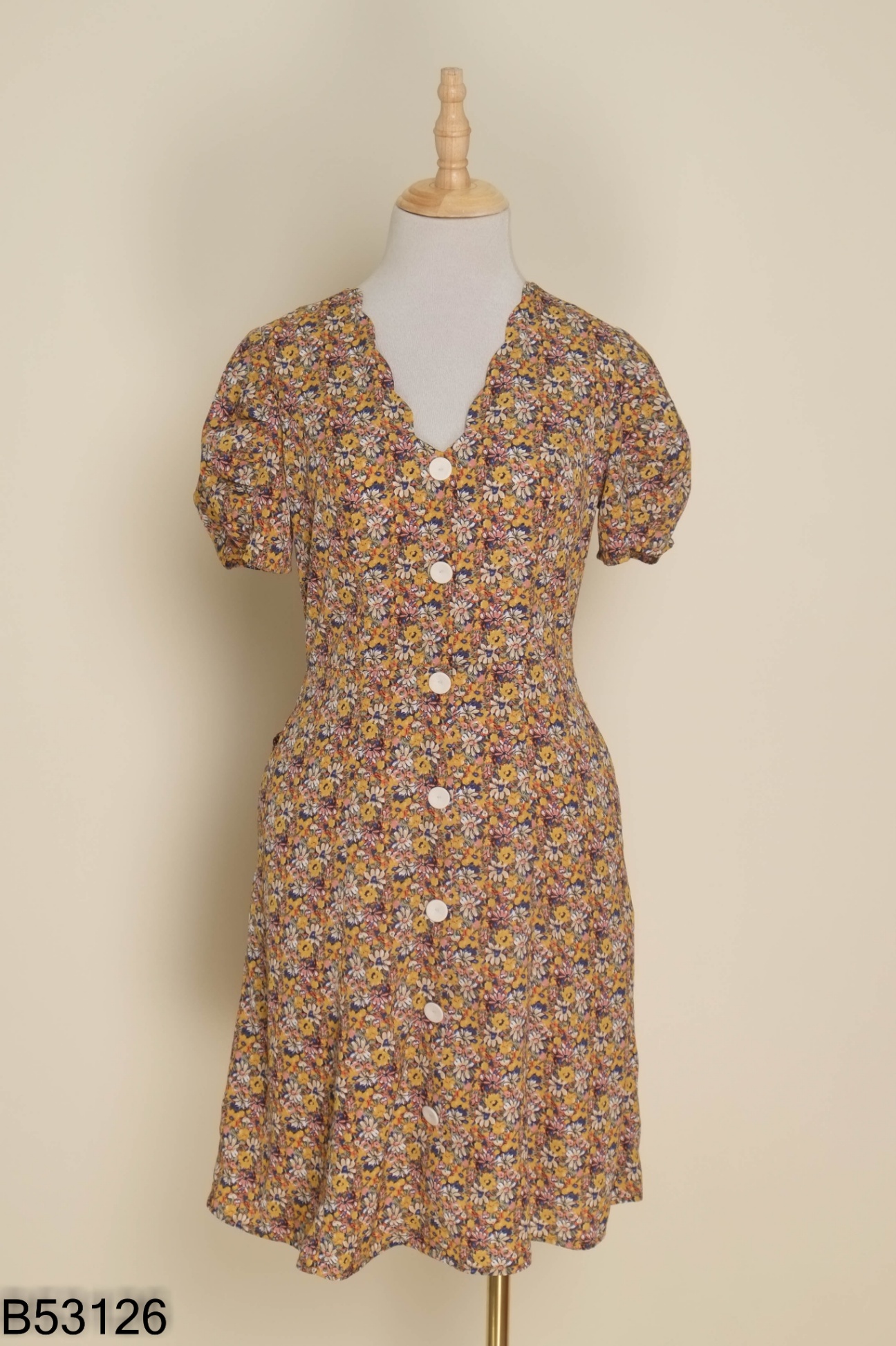 Váy nâu vàng ADORE DRESS hoa phối cúc
