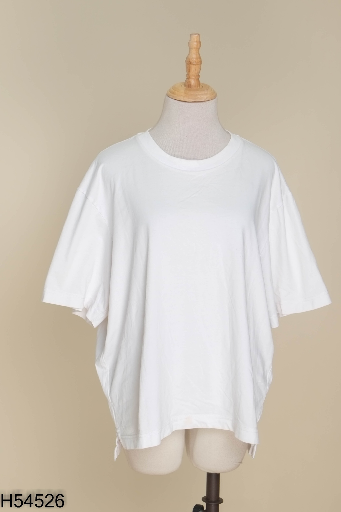 Áo thun UNIQLO trắng trơn