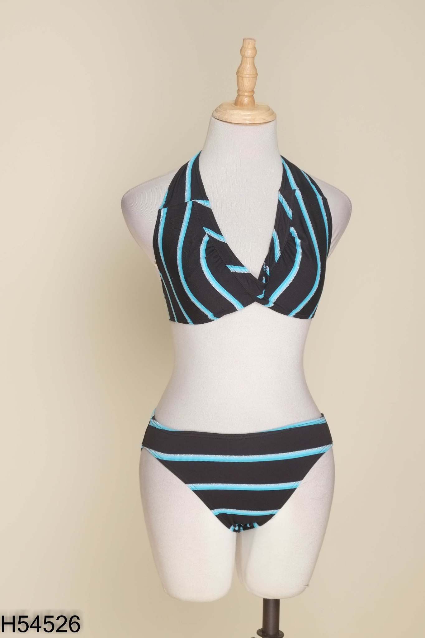 Set bikini đen kẻ xanh