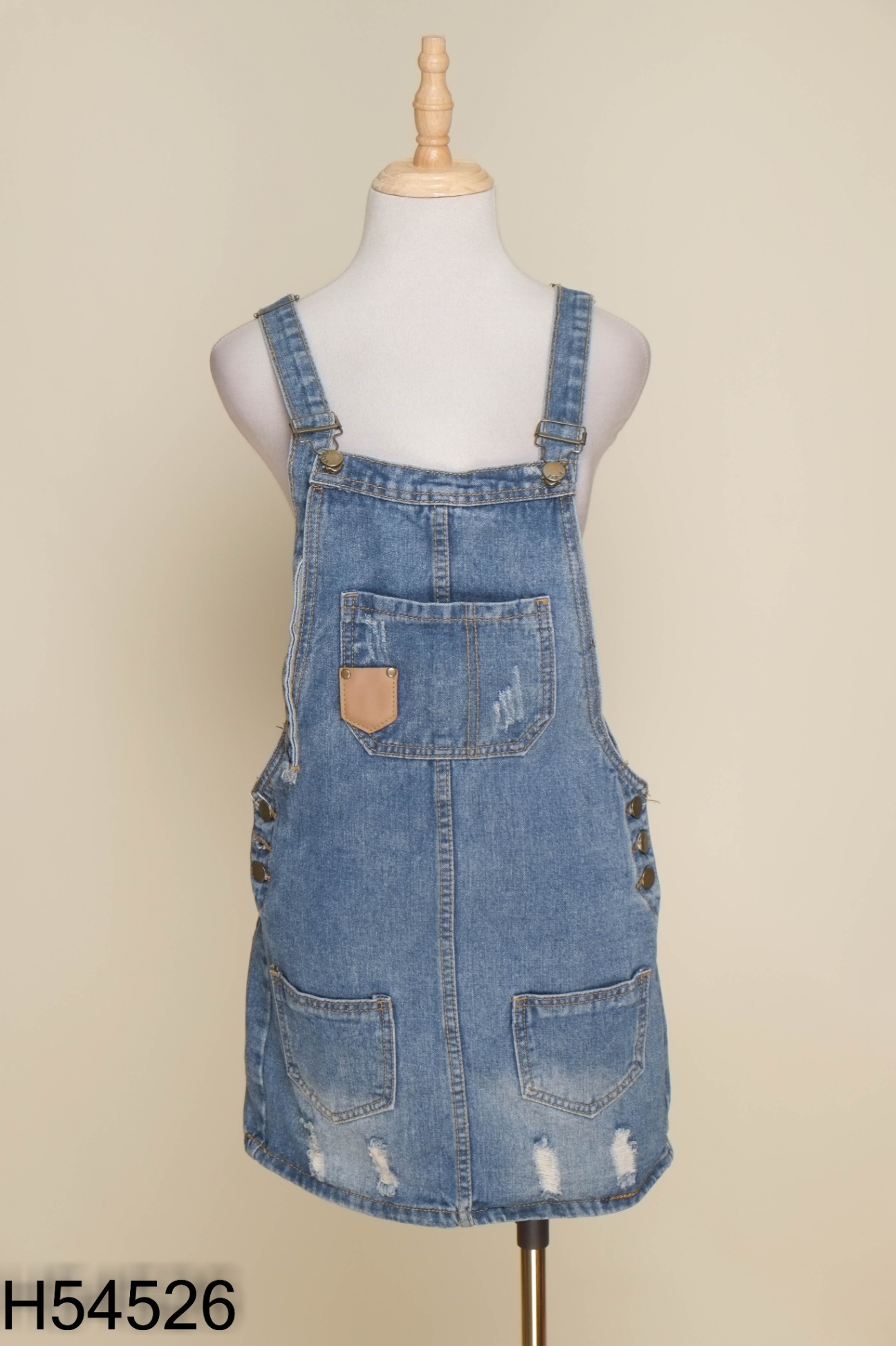 Yếm jeans xanh rách