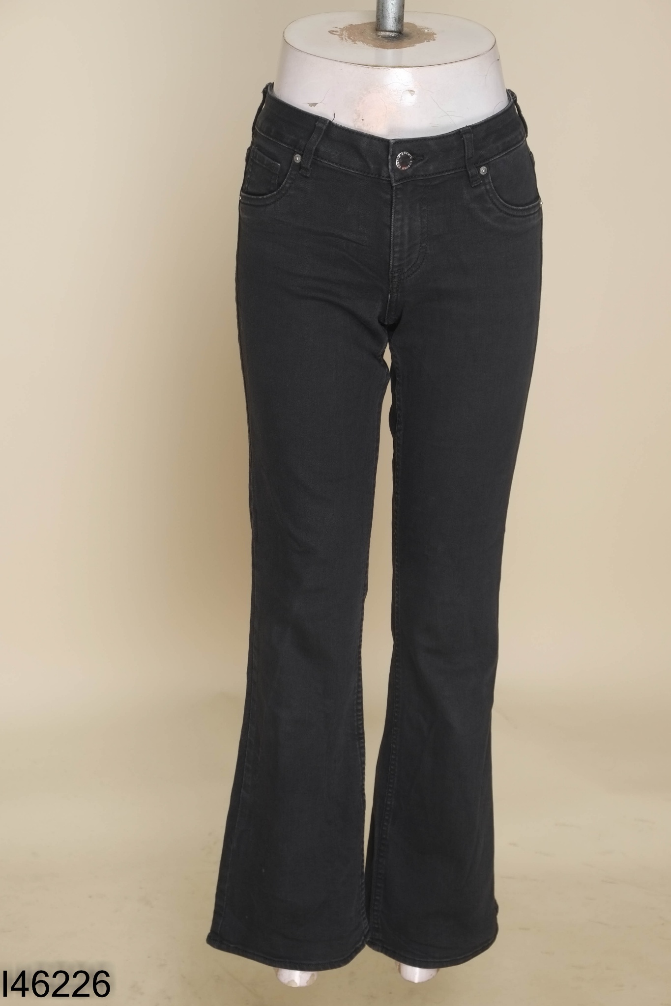 Quần jeans HM đen trơn