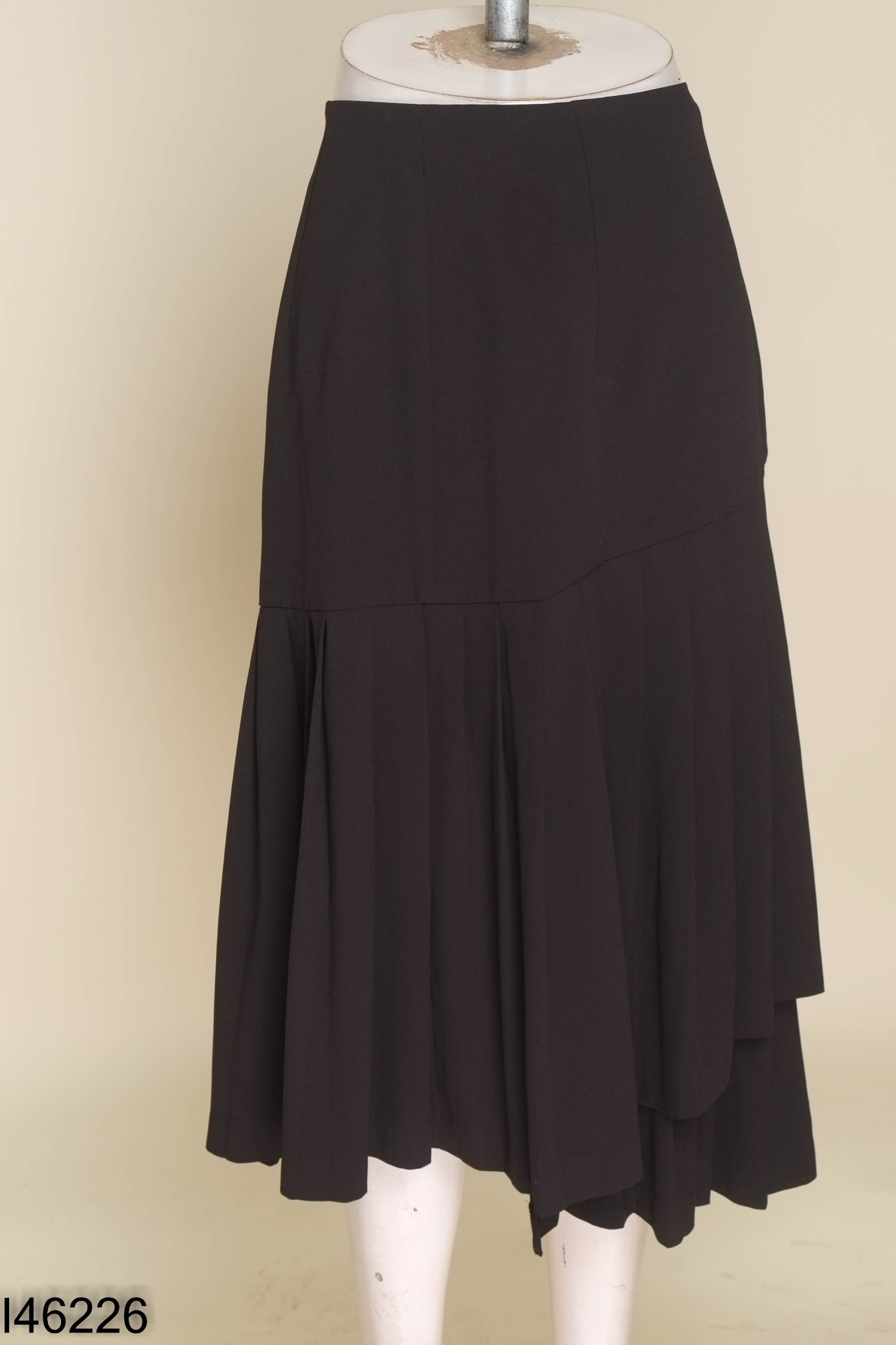 Chân váy IVY MODA đen phối xếp ly