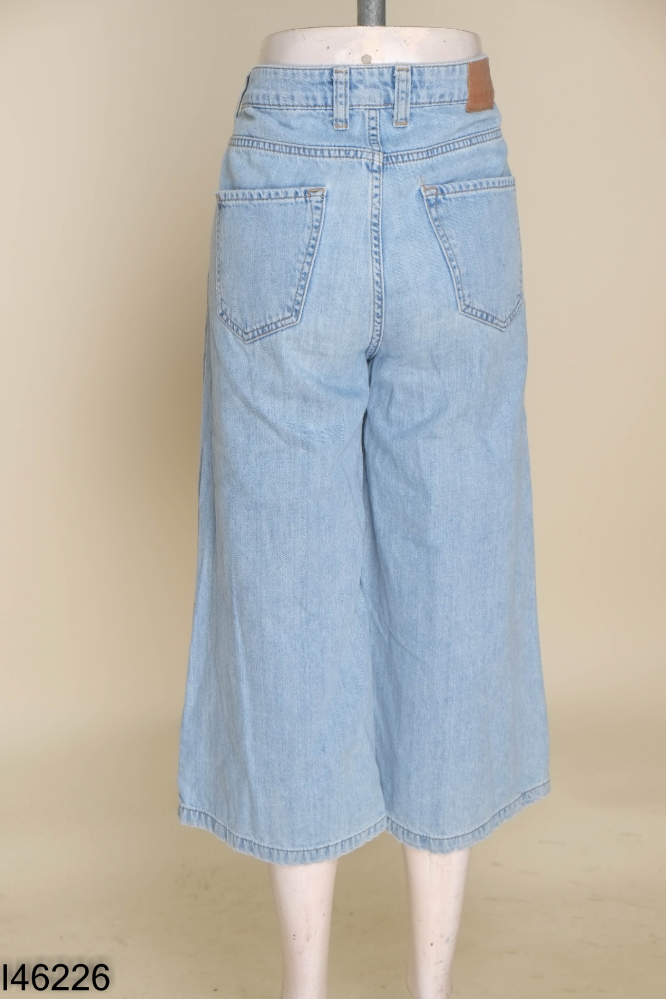 Quần jeans ZARA xanh dáng ngắn