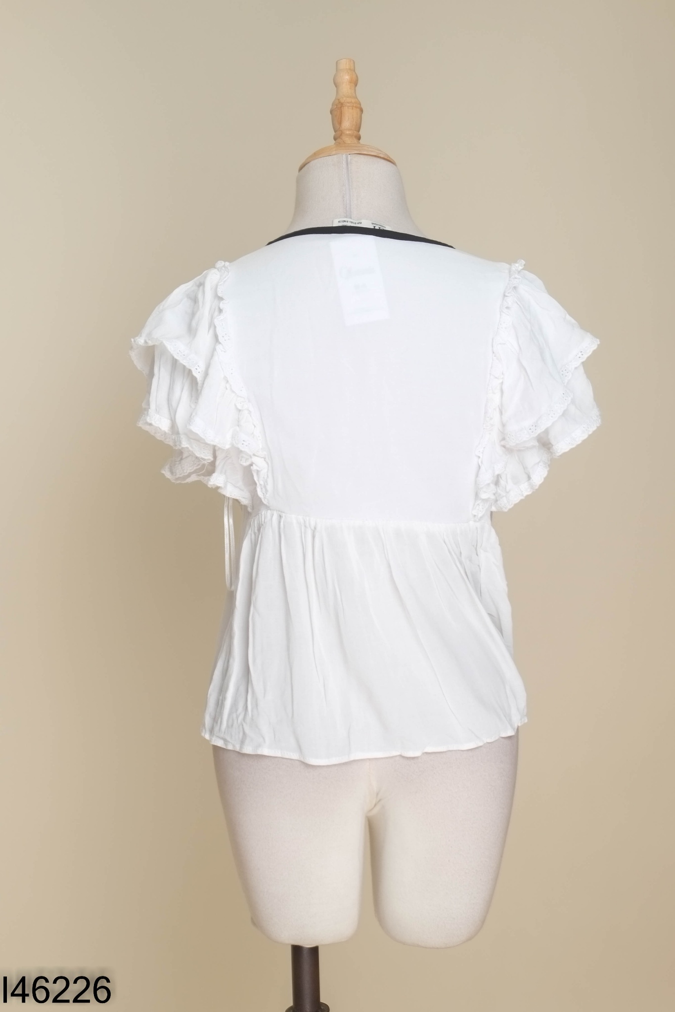 Áo đũi trắng ZARA bèo viền đen